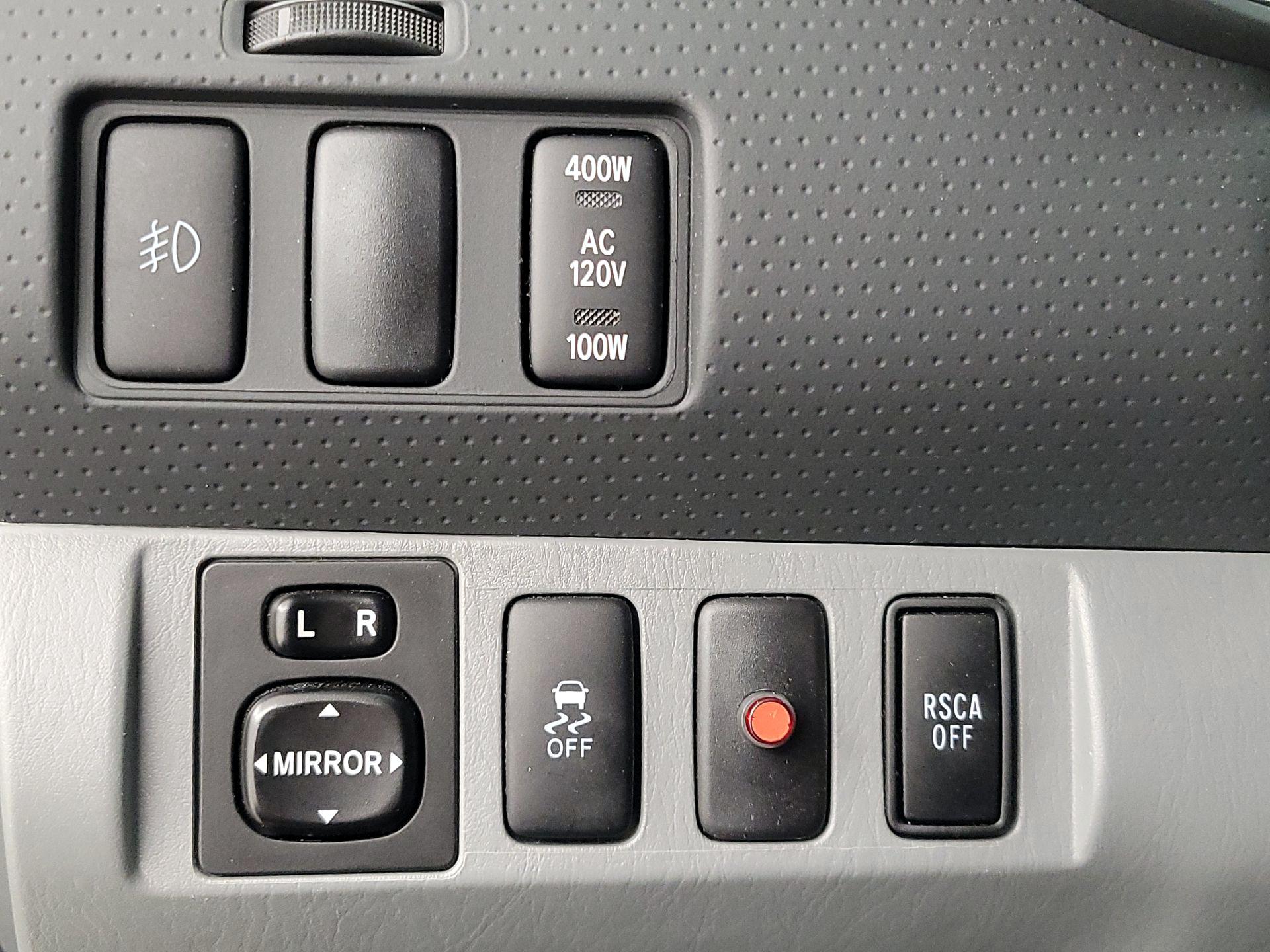 Thumbnail: 2015 Toyota Tacoma - 13