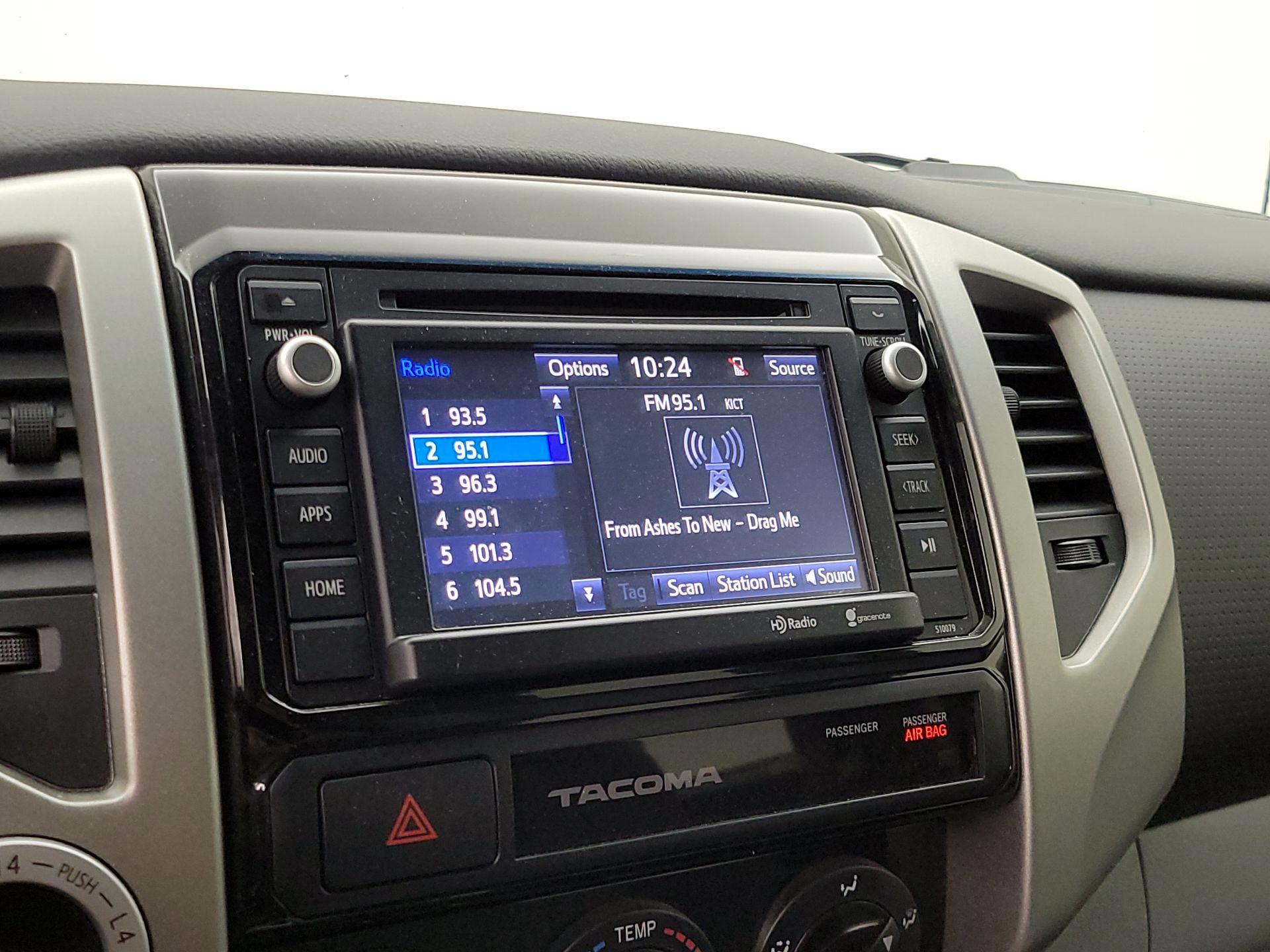 Thumbnail: 2015 Toyota Tacoma - 15