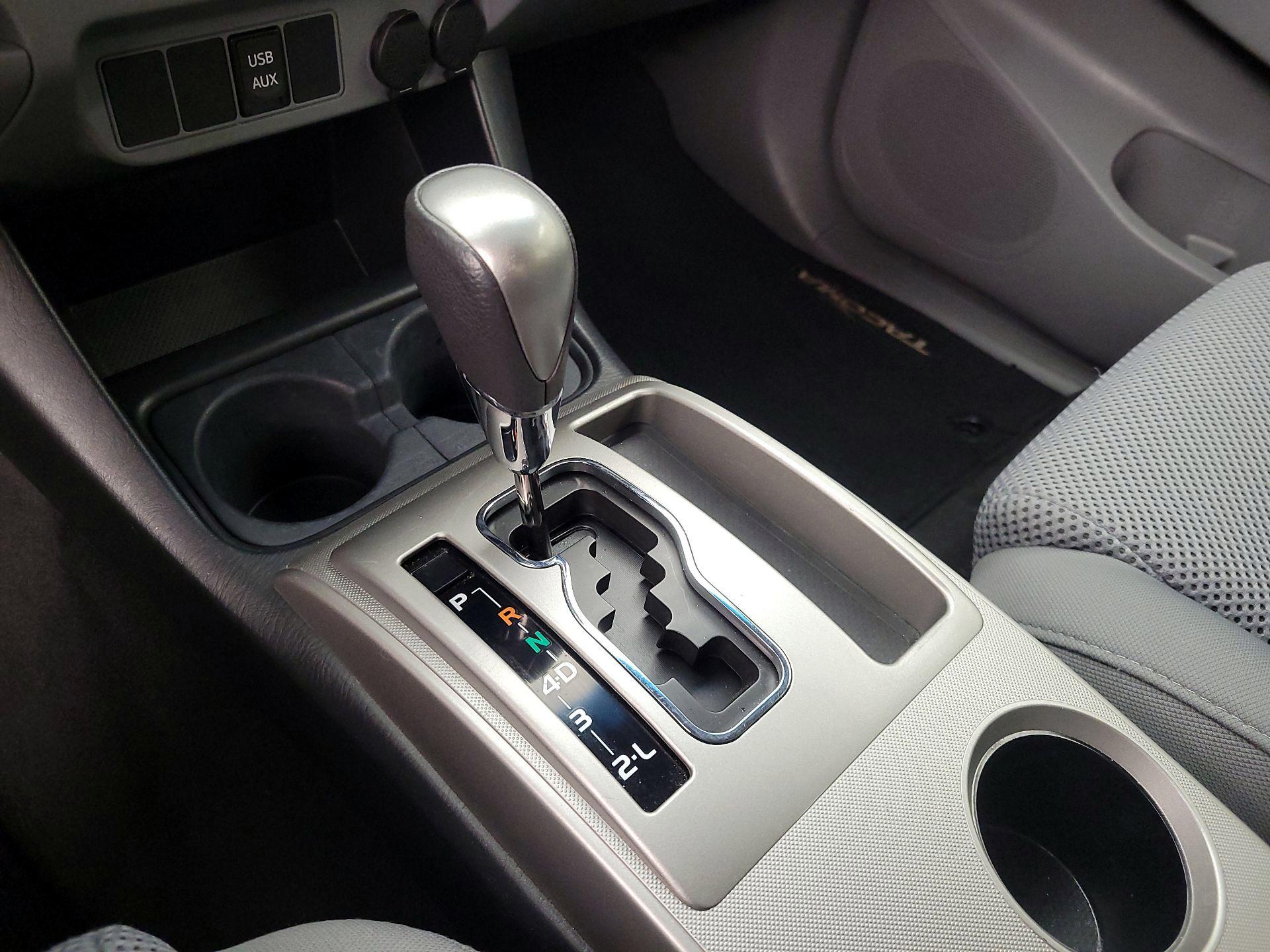 Thumbnail: 2015 Toyota Tacoma - 17