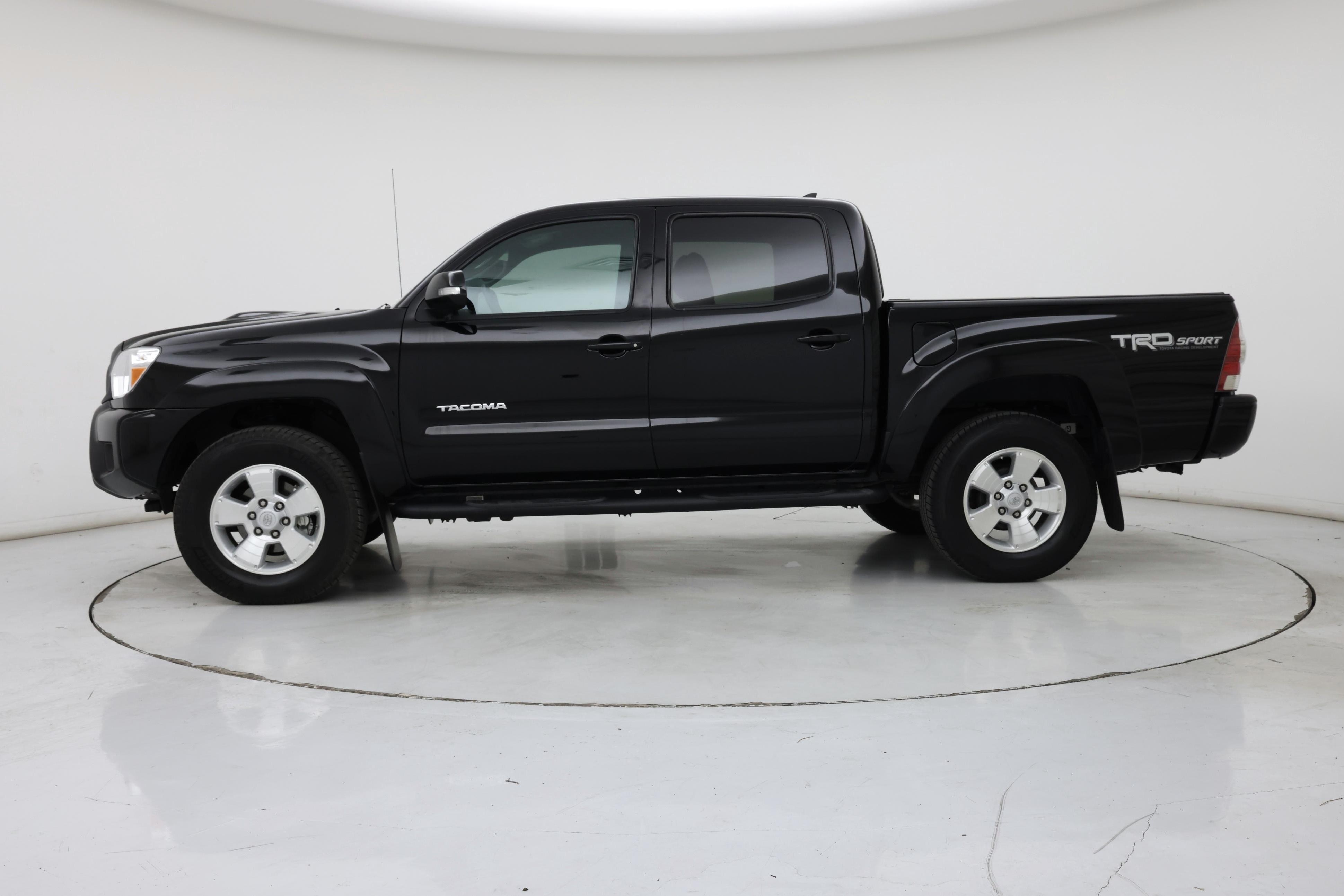 Thumbnail: 2015 Toyota Tacoma - 3