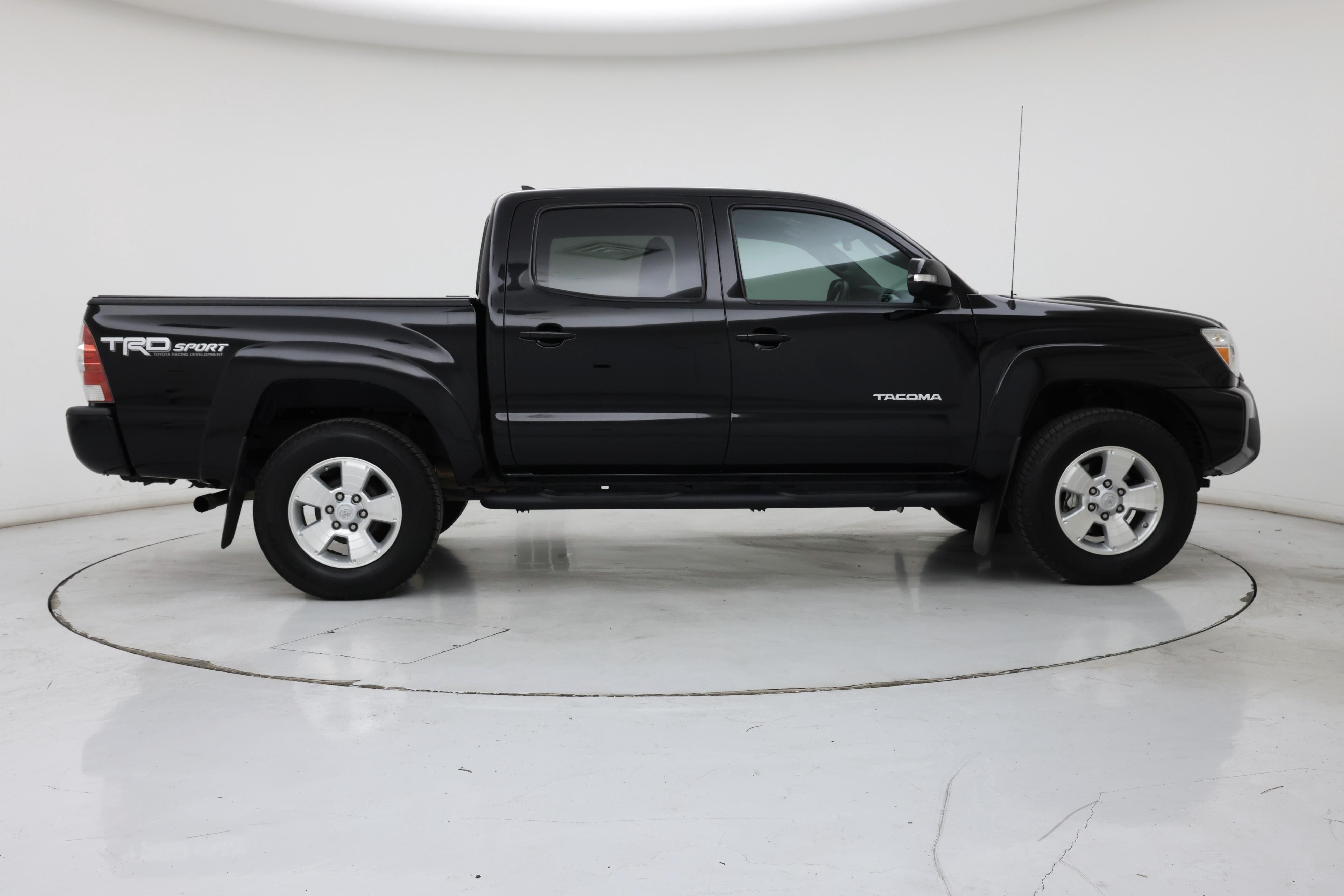 Thumbnail: 2015 Toyota Tacoma - 7