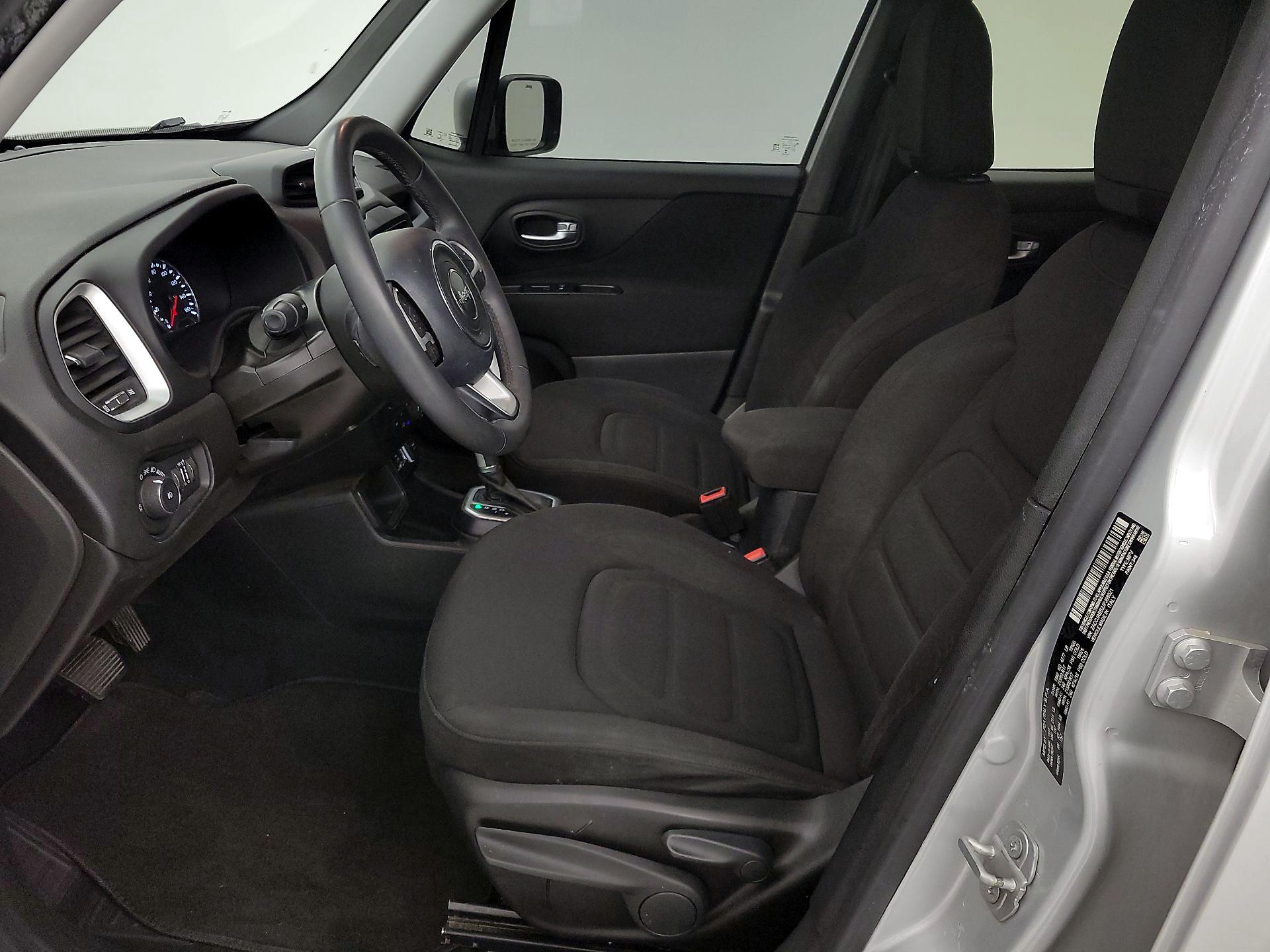 Thumbnail: 2018 Jeep Renegade - 11