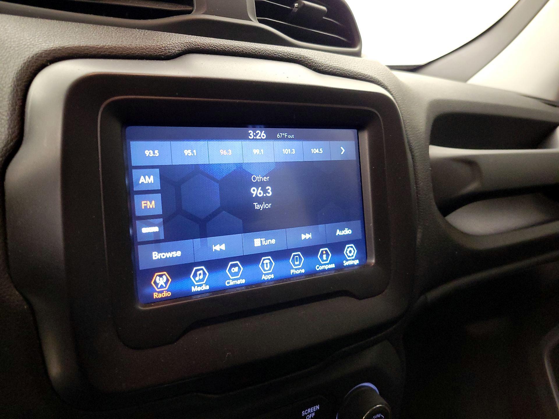 Thumbnail: 2018 Jeep Renegade - 15