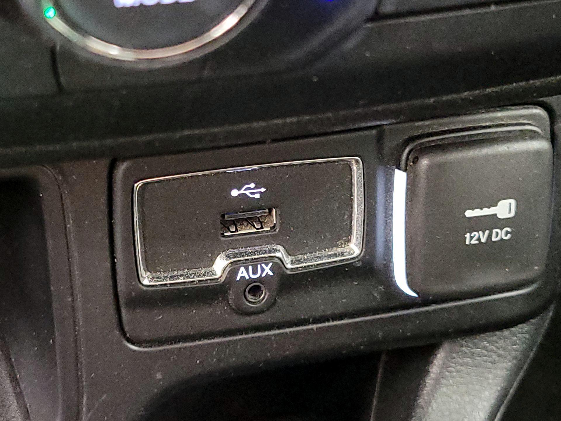 Thumbnail: 2018 Jeep Renegade - 18