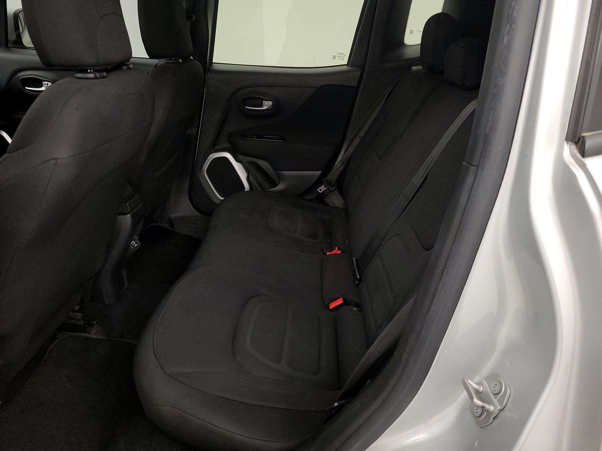 Thumbnail: 2018 Jeep Renegade - 19