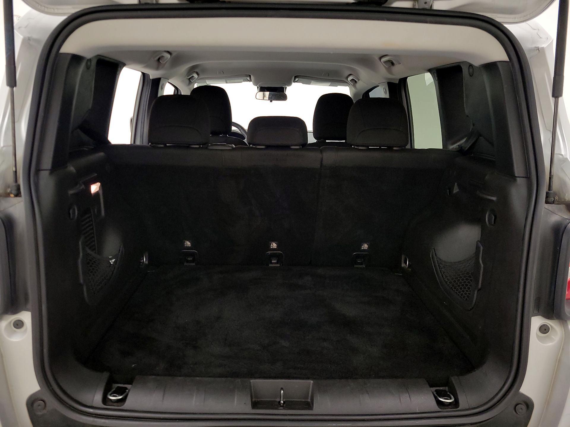 Thumbnail: 2018 Jeep Renegade - 20