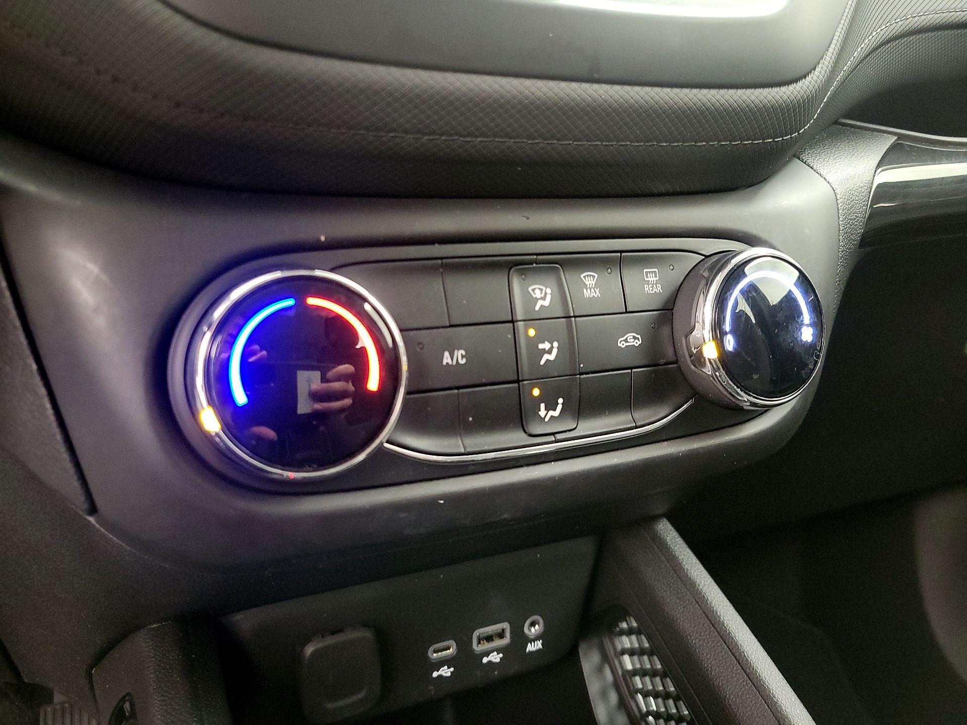 Thumbnail: 2022 Chevrolet TrailBlazer - 16