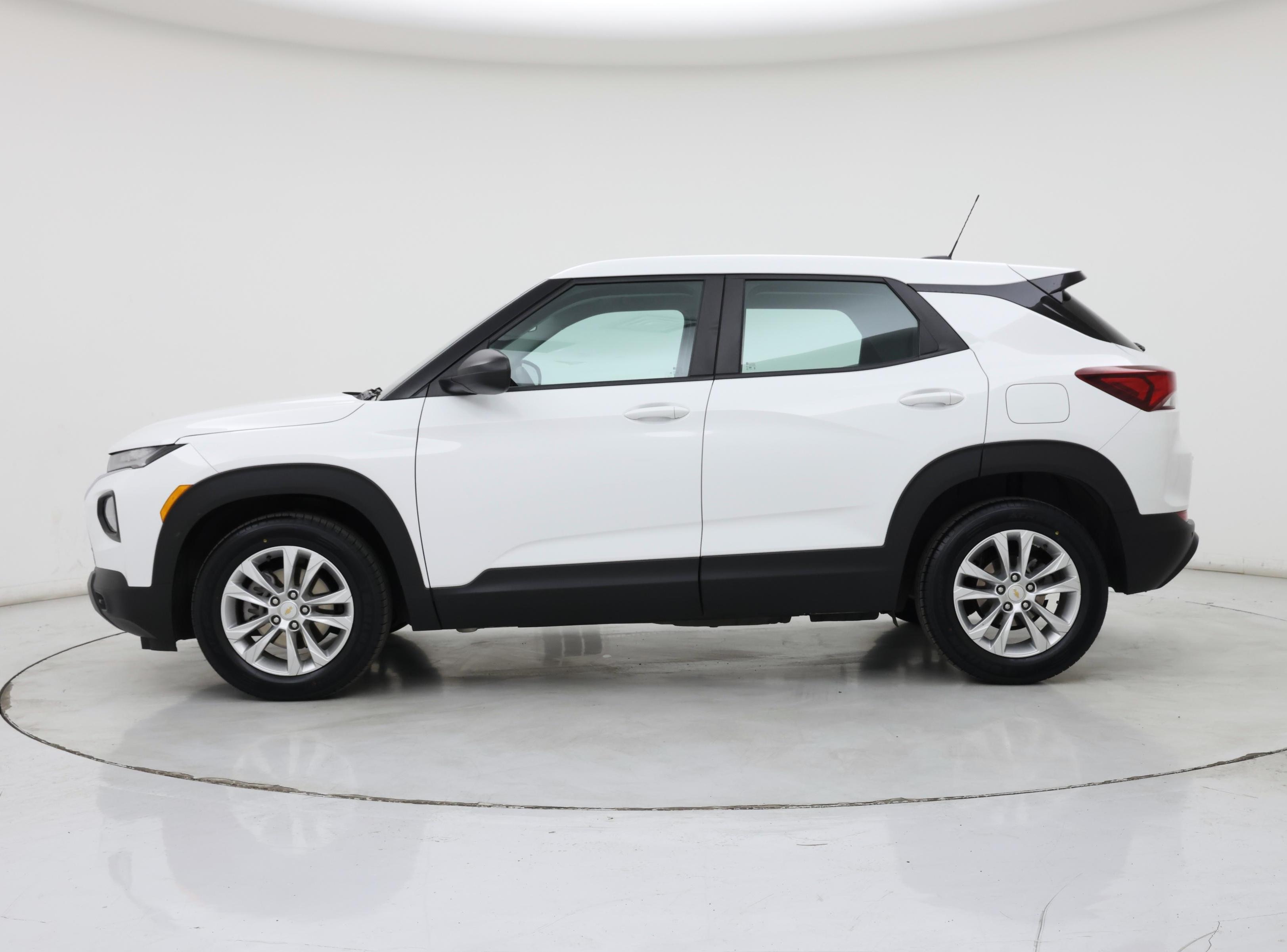 Thumbnail: 2022 Chevrolet TrailBlazer - 3