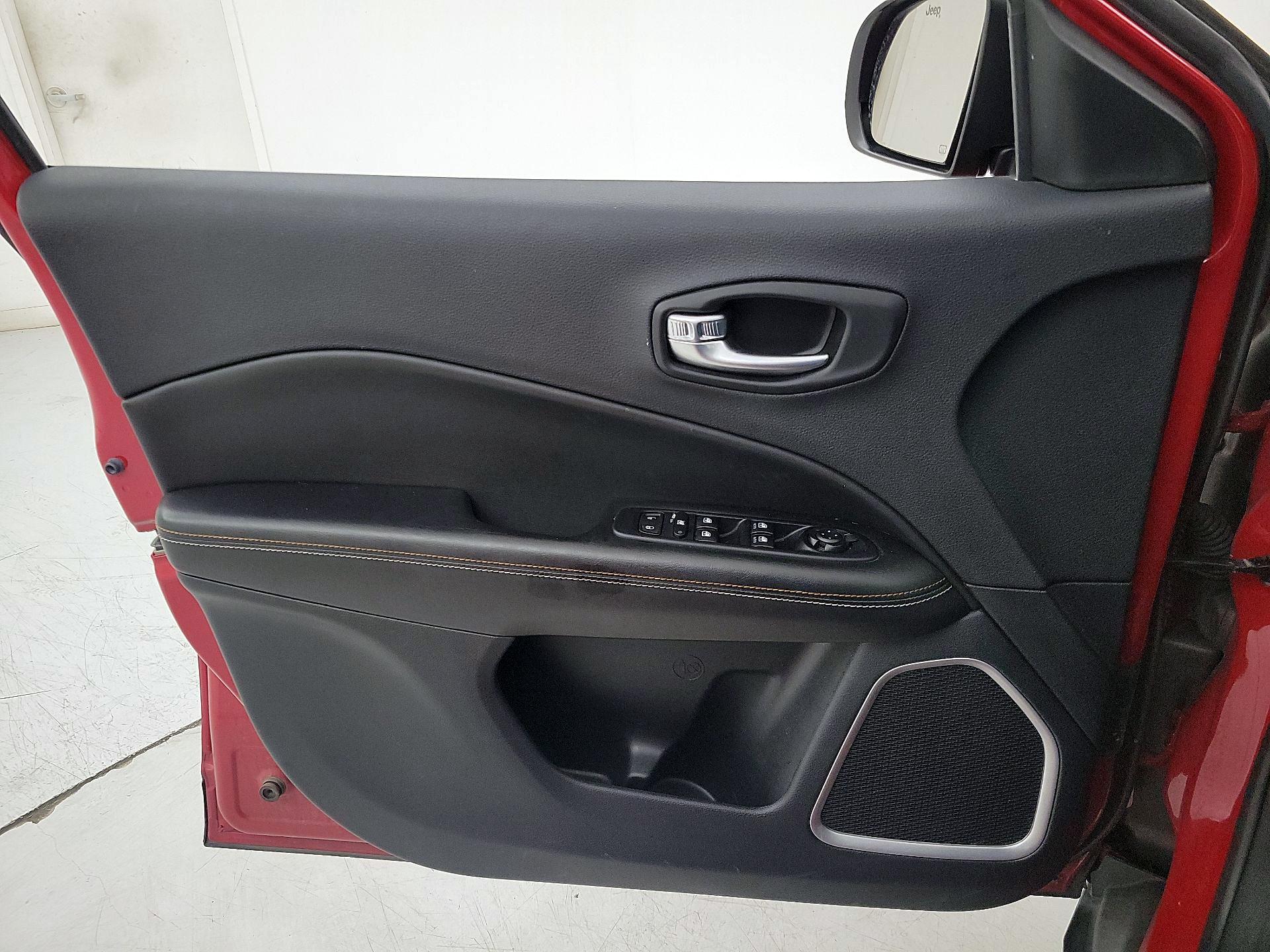 Thumbnail: 2021 Jeep Compass - 12