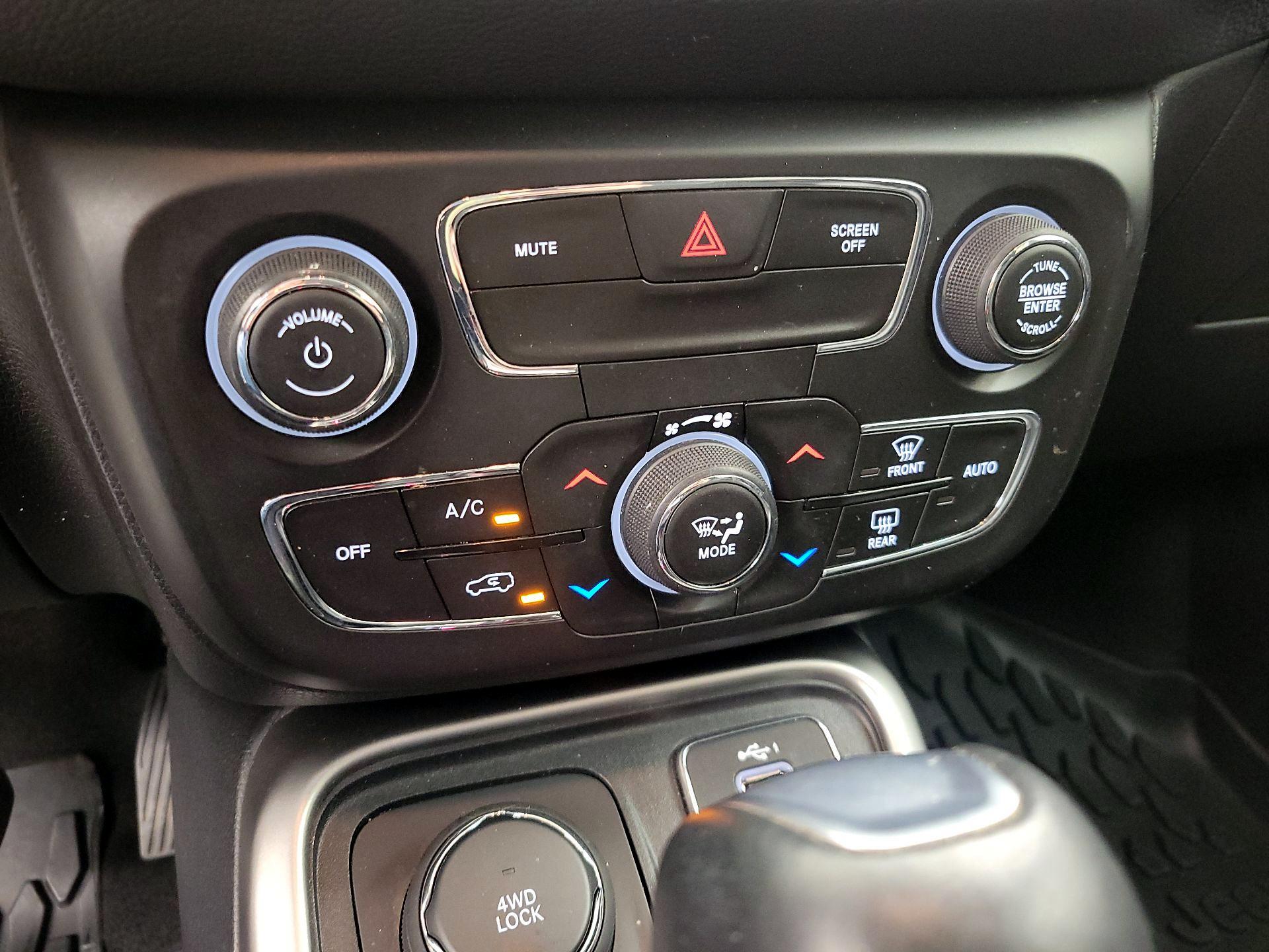 Thumbnail: 2021 Jeep Compass - 16