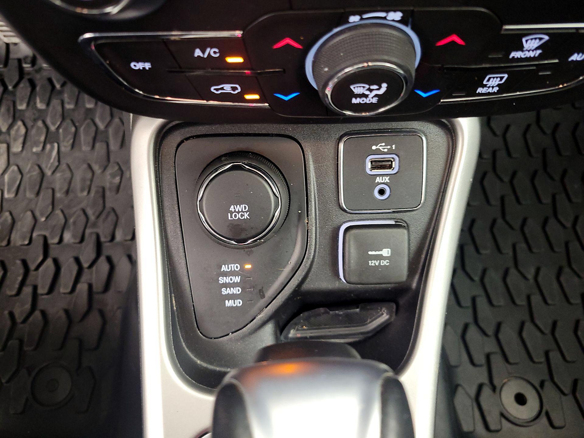 Thumbnail: 2021 Jeep Compass - 18