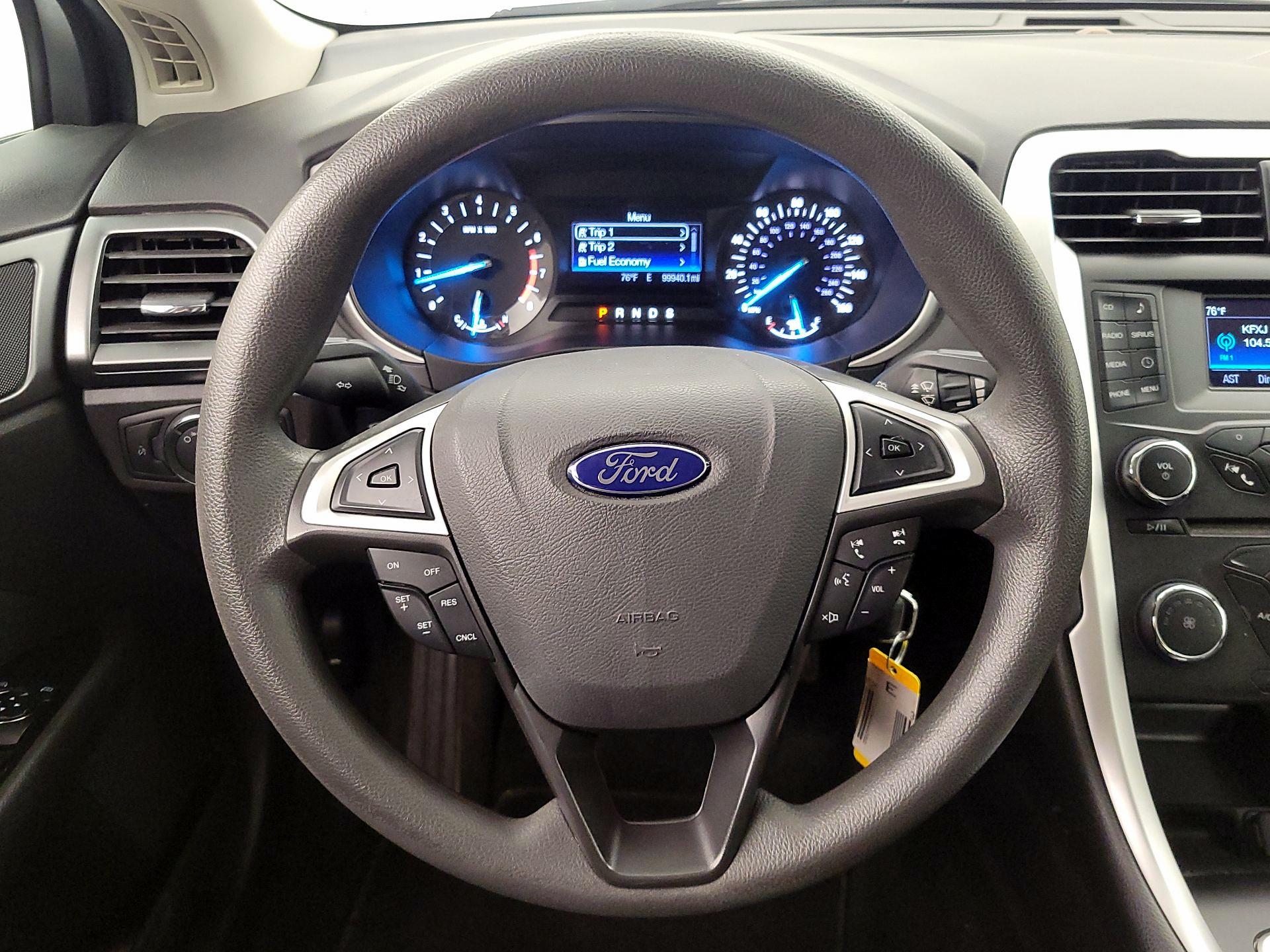 Thumbnail: 2016 Ford Fusion - 10