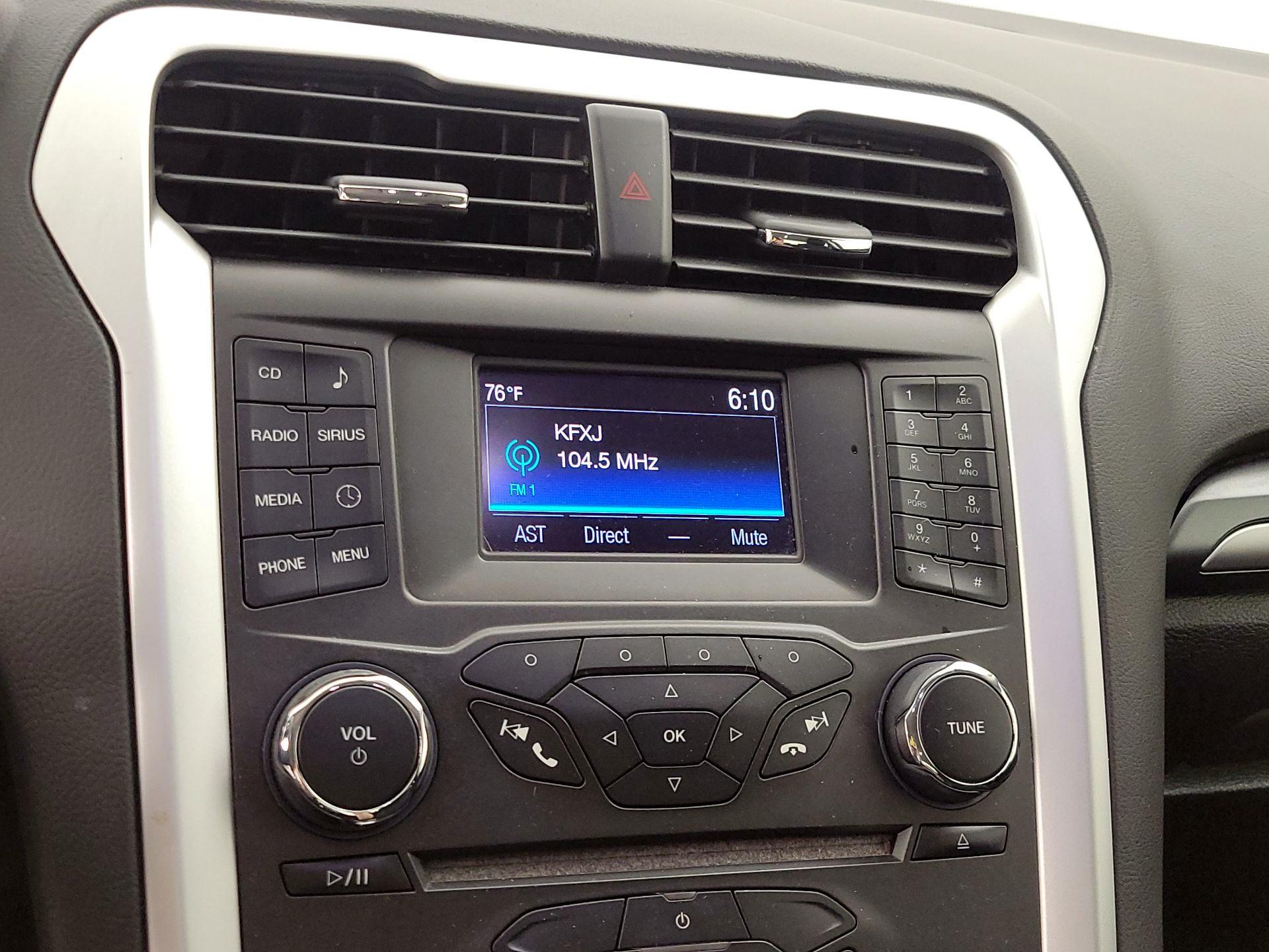 Thumbnail: 2016 Ford Fusion - 15