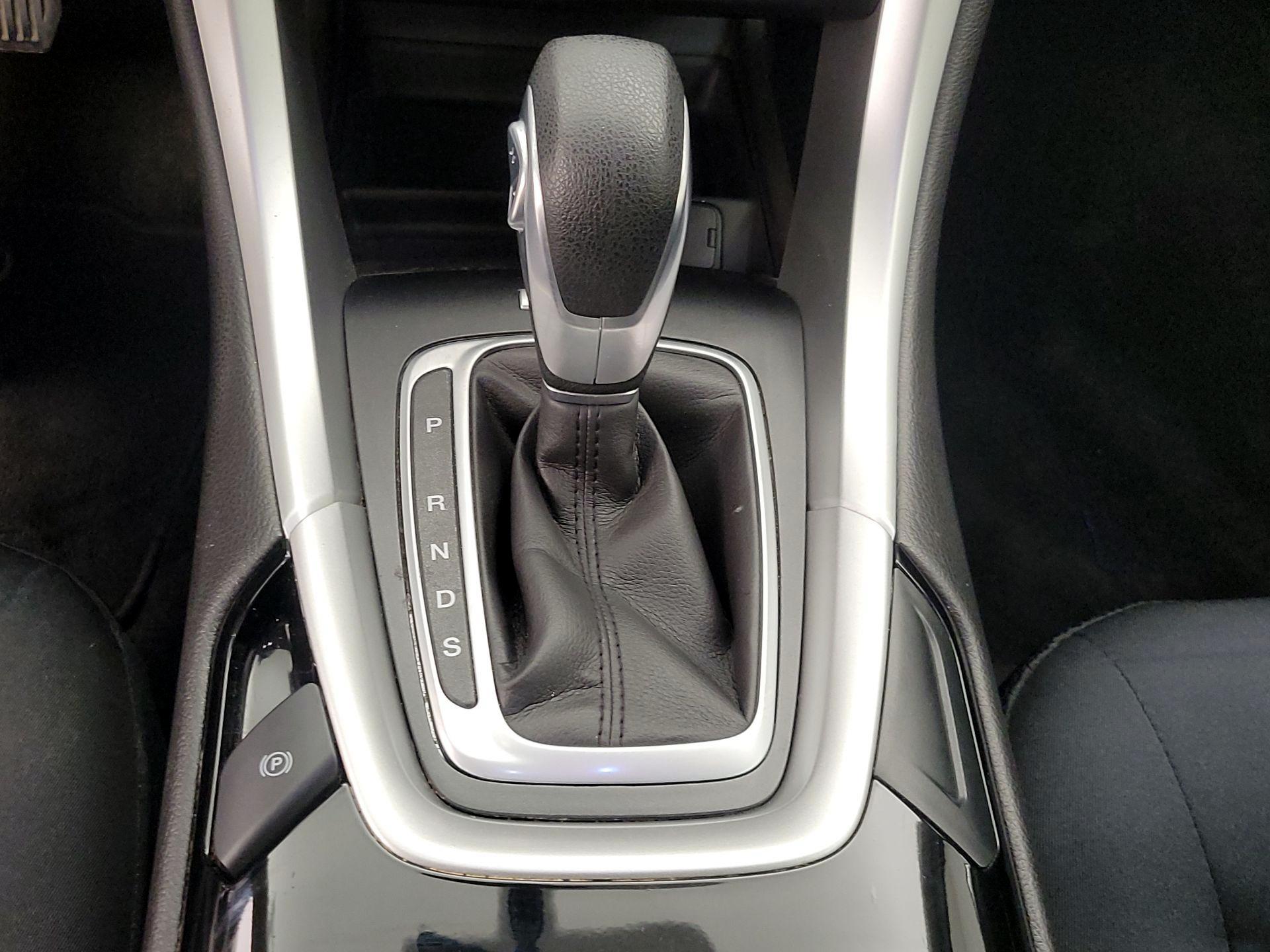 Thumbnail: 2016 Ford Fusion - 17