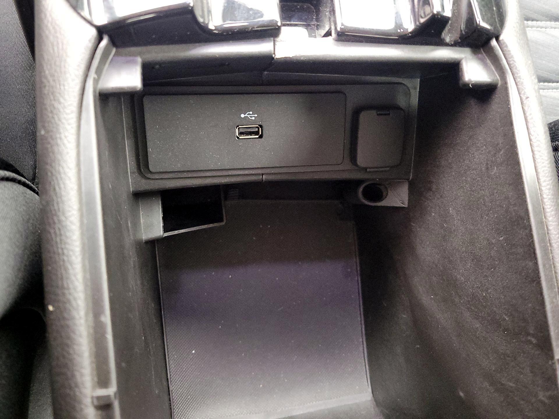 Thumbnail: 2016 Ford Fusion - 18