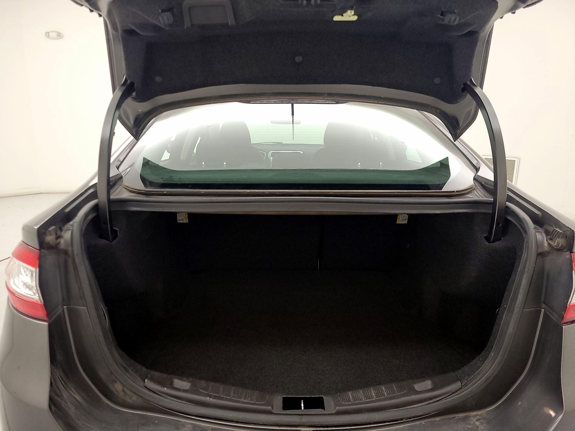 Thumbnail: 2016 Ford Fusion - 20