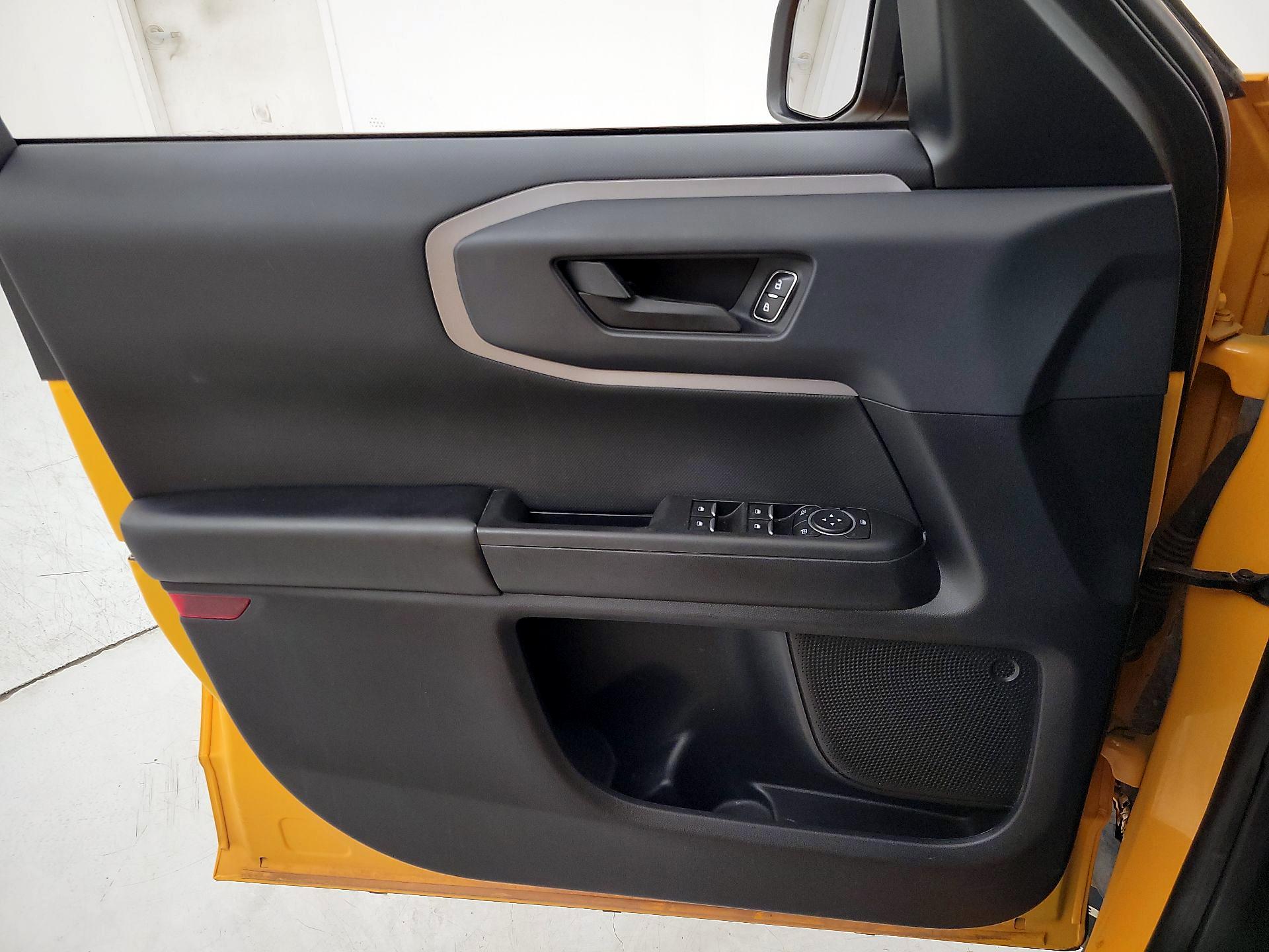 Thumbnail: 2022 Ford Bronco Sport - 12