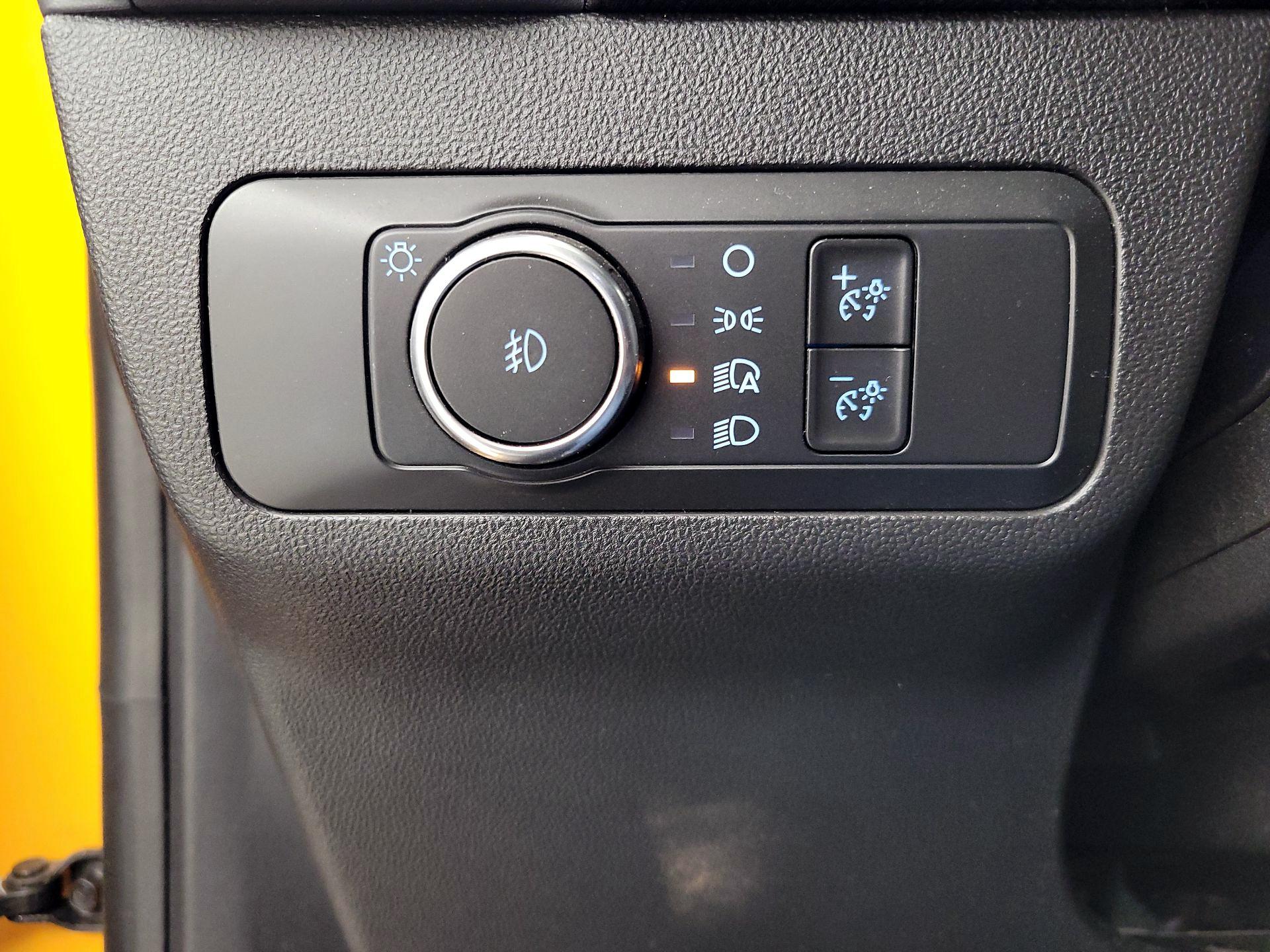 Thumbnail: 2022 Ford Bronco Sport - 13