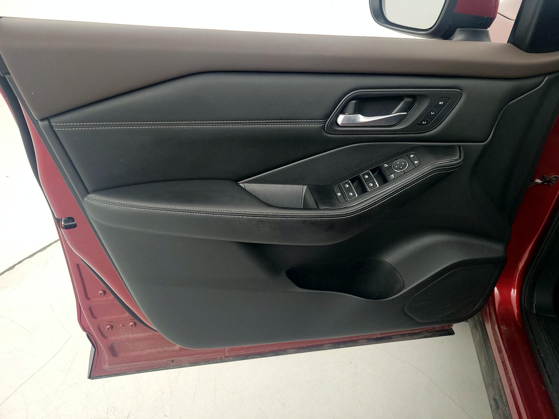 Thumbnail: 2022 Nissan Rogue - 12