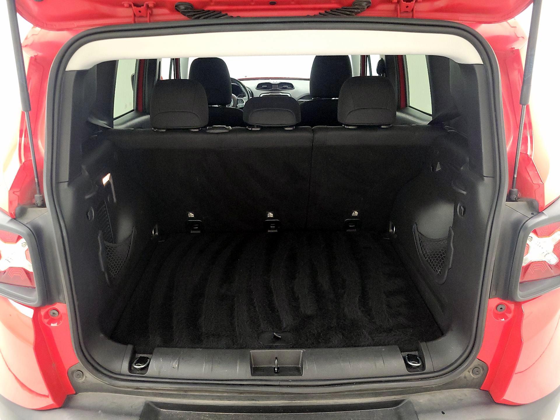 Thumbnail: 2018 Jeep Renegade - 20