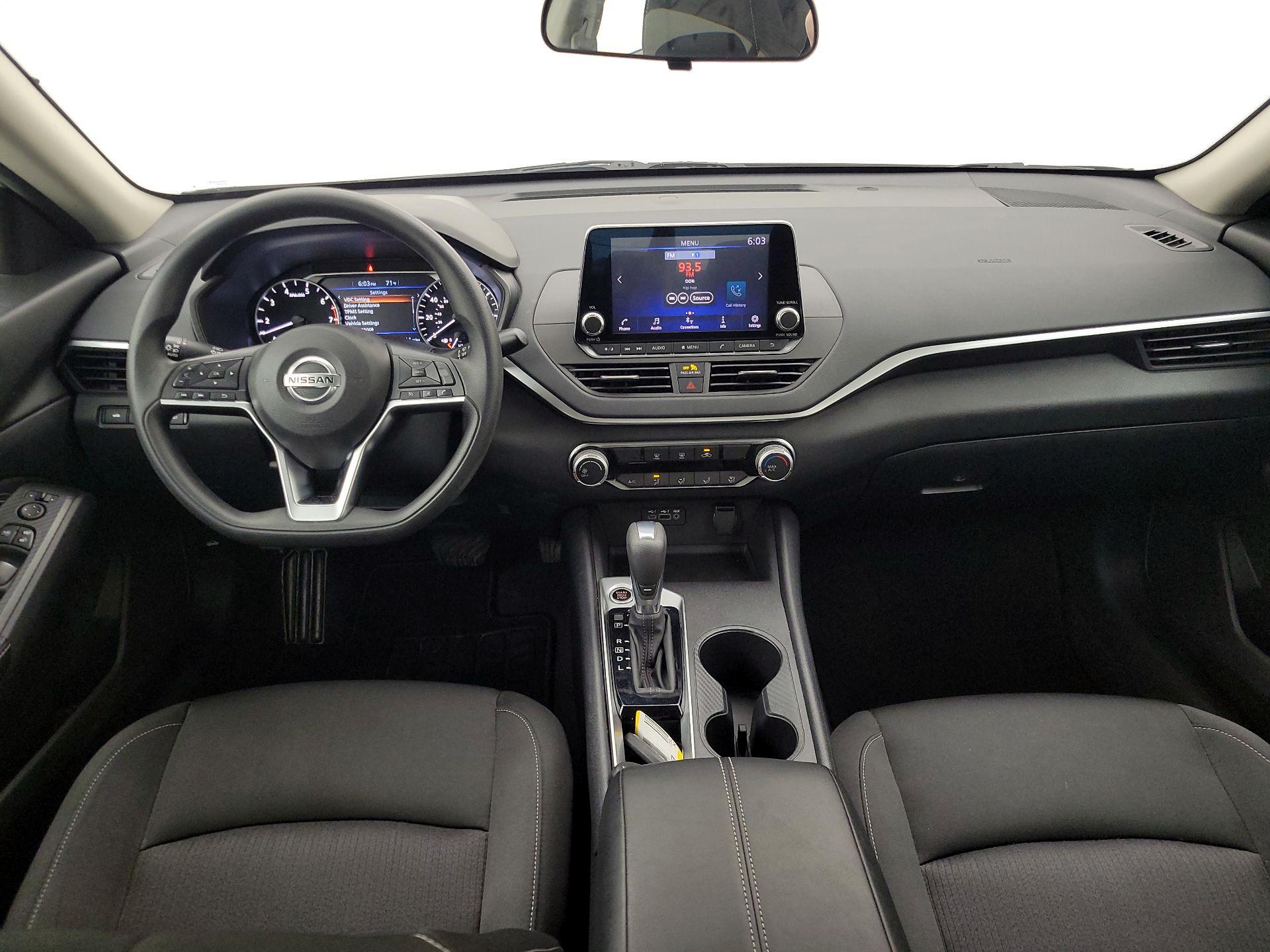 Thumbnail: 2020 Nissan Altima - 9