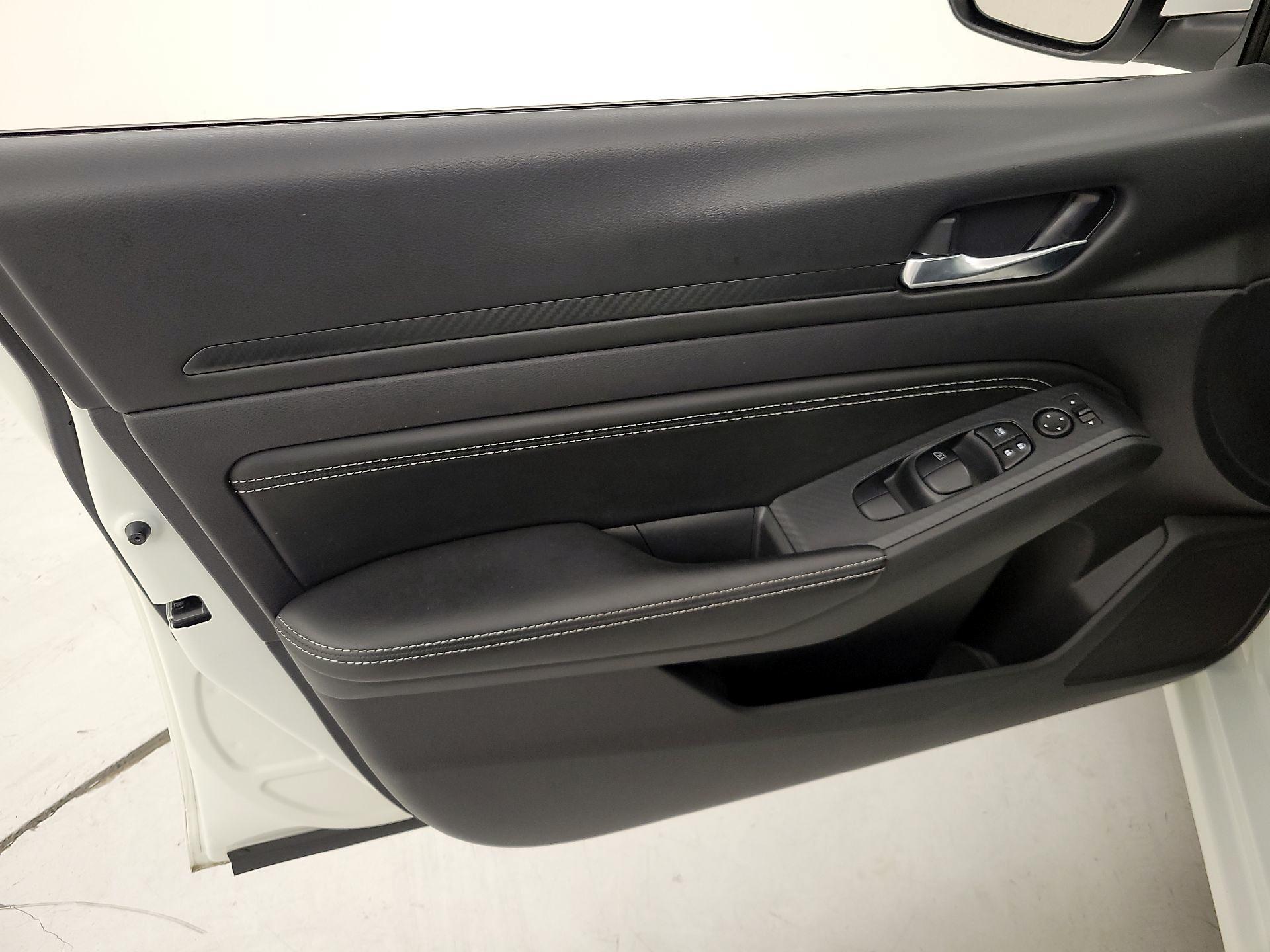 Thumbnail: 2020 Nissan Altima - 12