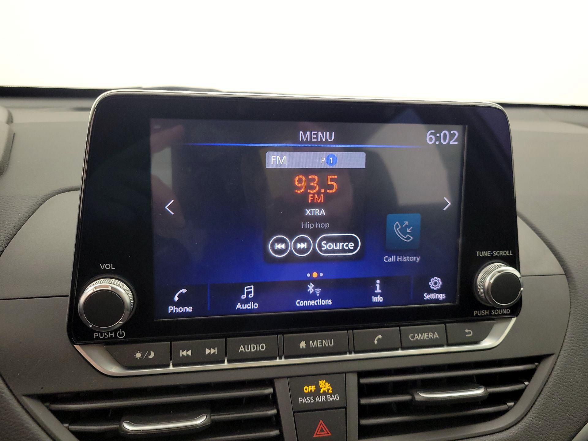 Thumbnail: 2020 Nissan Altima - 15