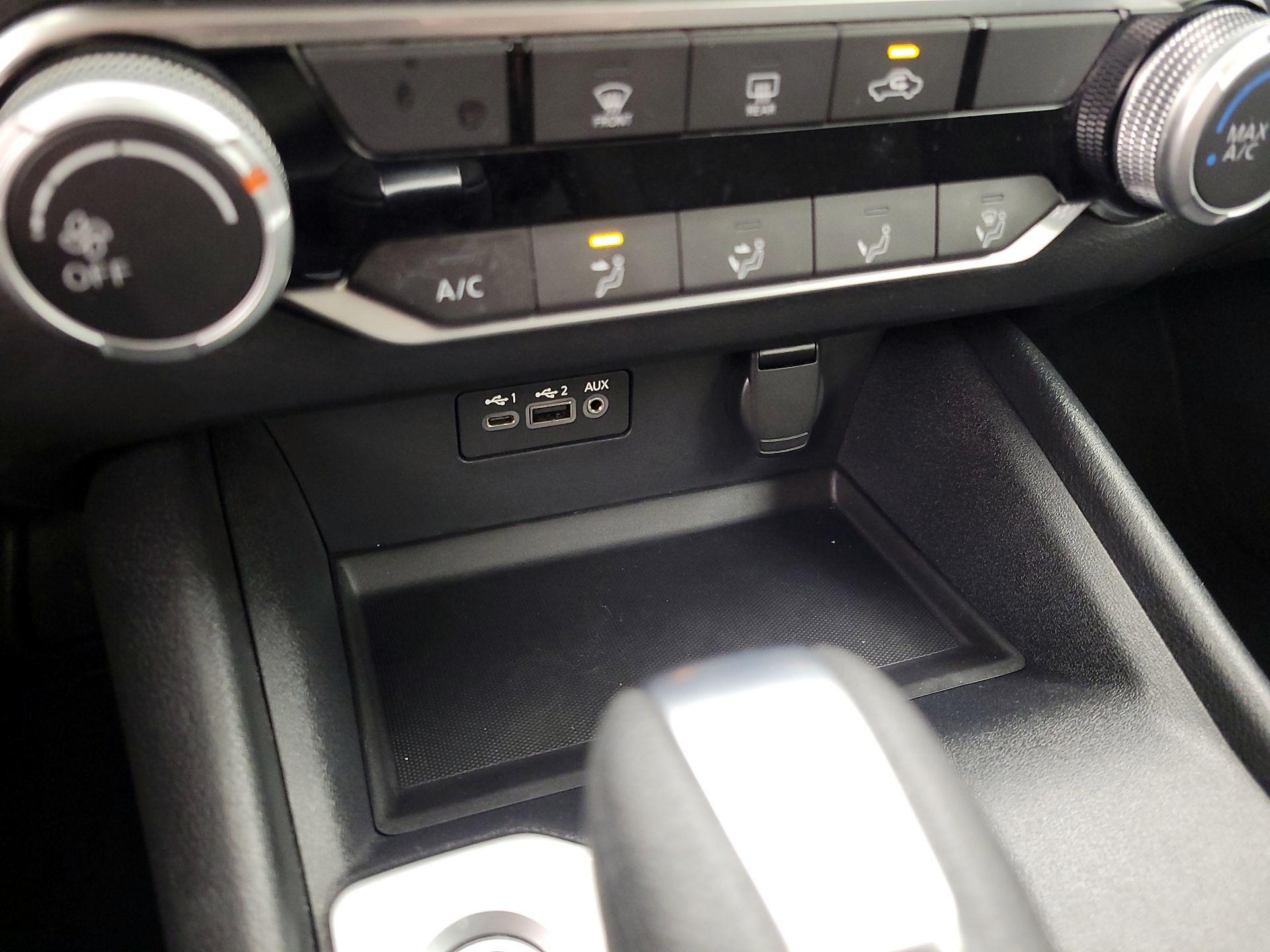 Thumbnail: 2020 Nissan Altima - 18