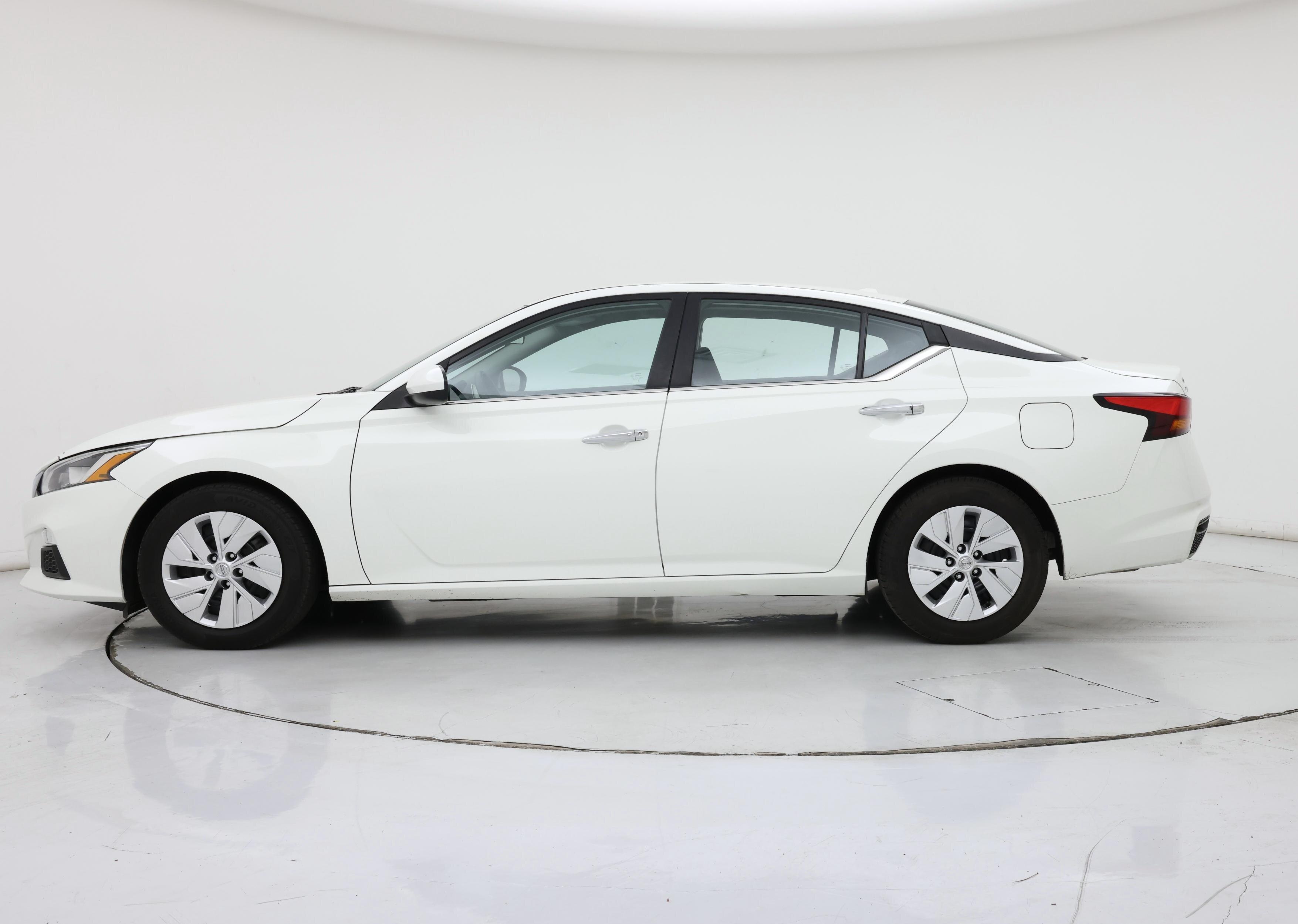 Thumbnail: 2020 Nissan Altima - 3