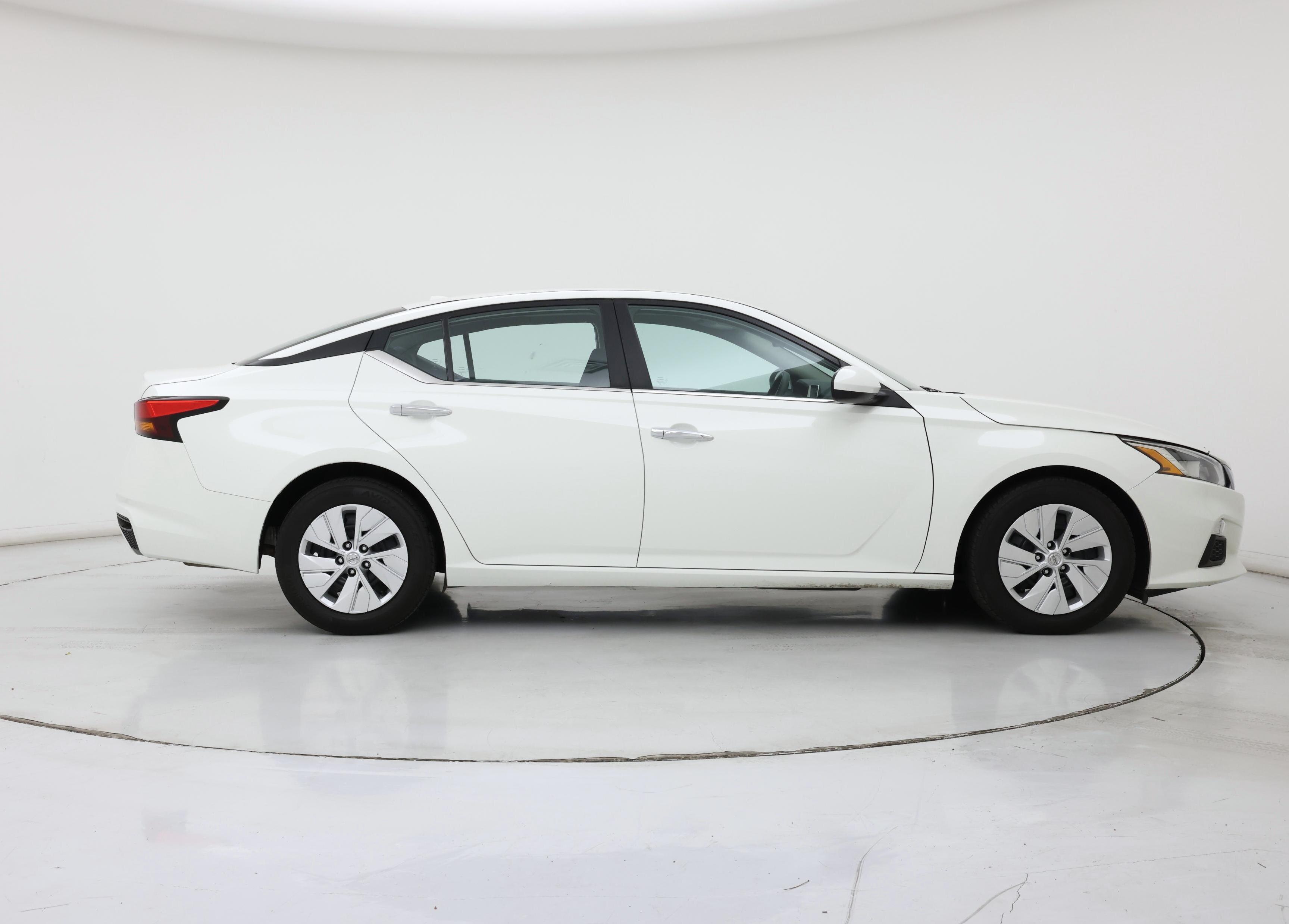 Thumbnail: 2020 Nissan Altima - 7