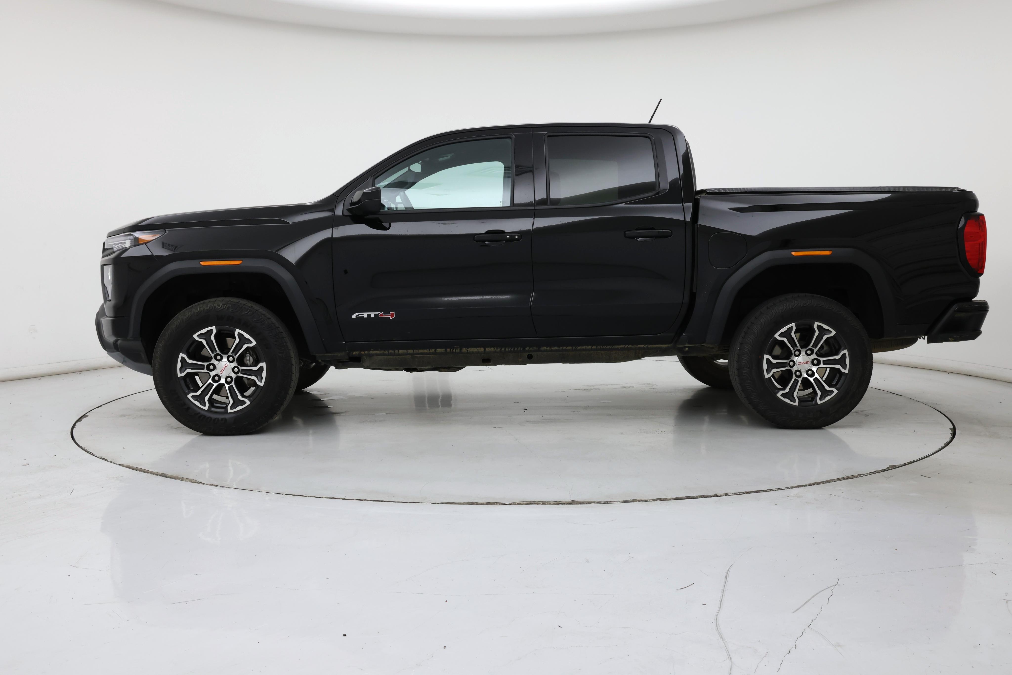 Thumbnail: 2023 GMC Canyon - 3