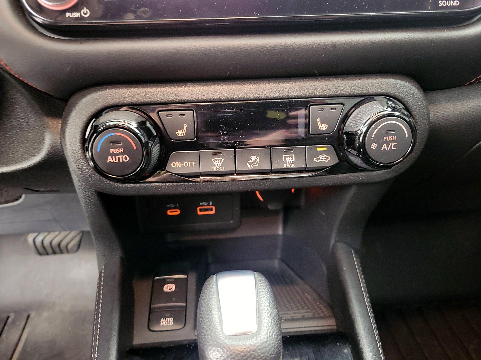 Thumbnail: 2021 Nissan Kicks - 16