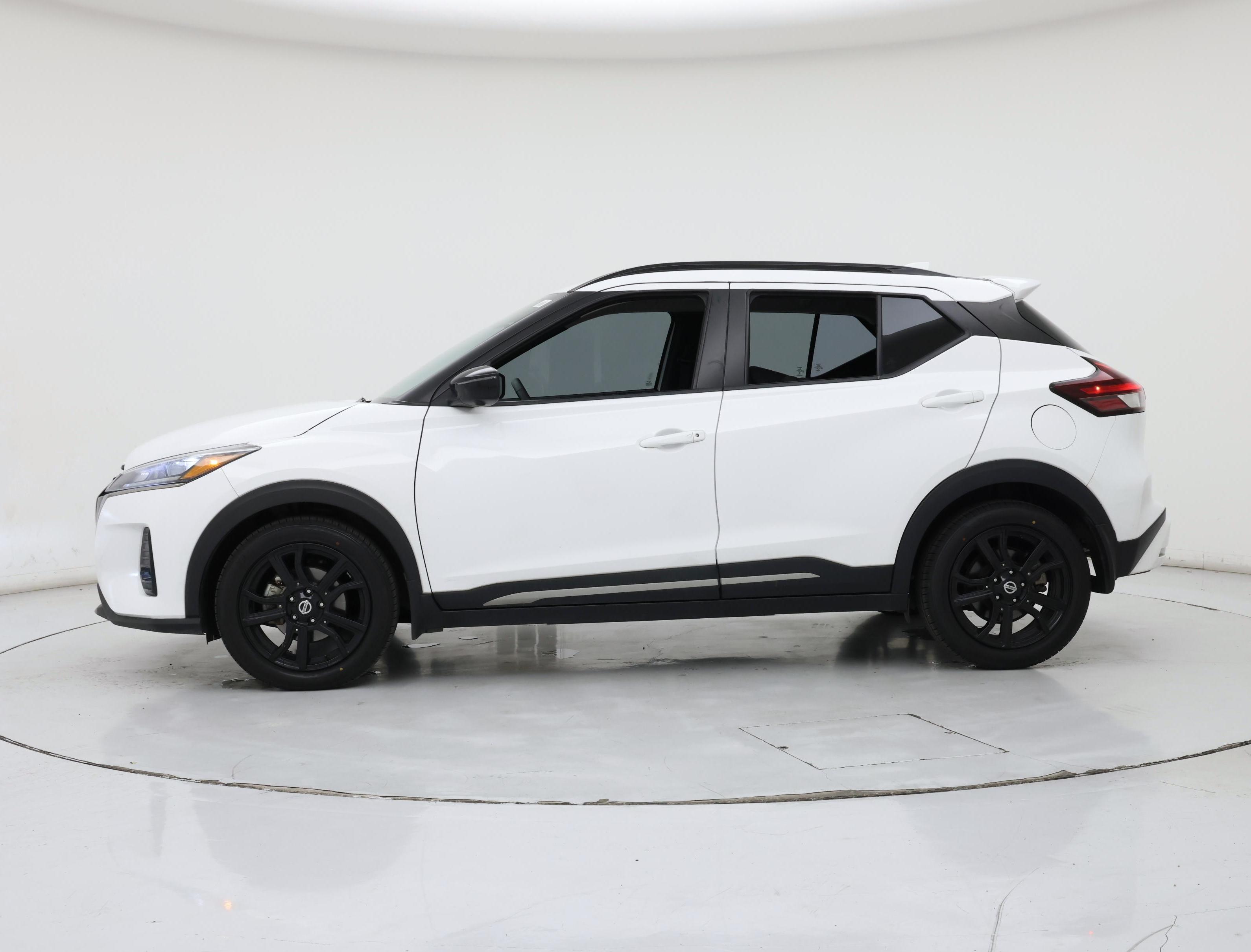 Thumbnail: 2021 Nissan Kicks - 3