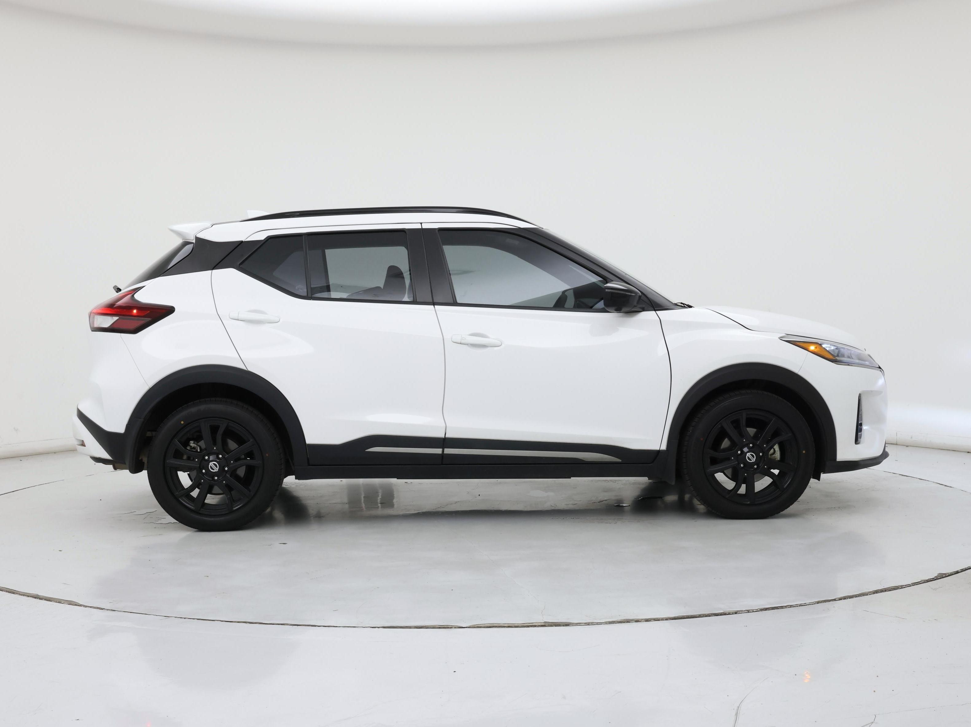 Thumbnail: 2021 Nissan Kicks - 7
