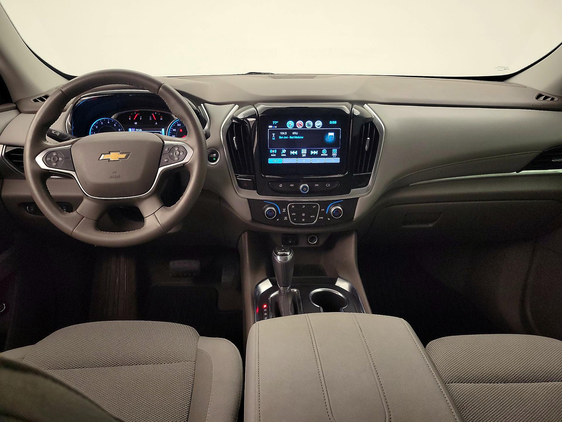 Thumbnail: 2018 Chevrolet Traverse - 9