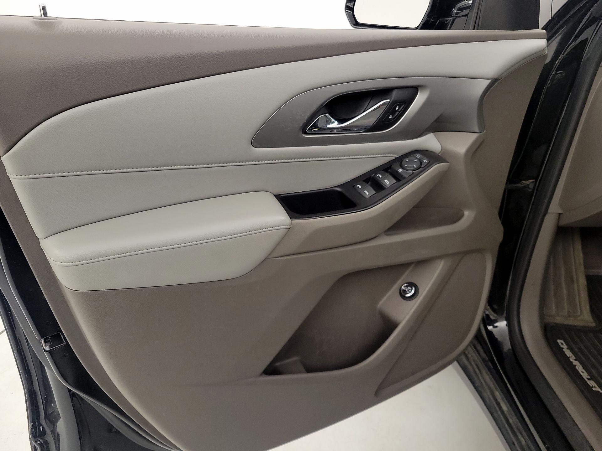 Thumbnail: 2018 Chevrolet Traverse - 12