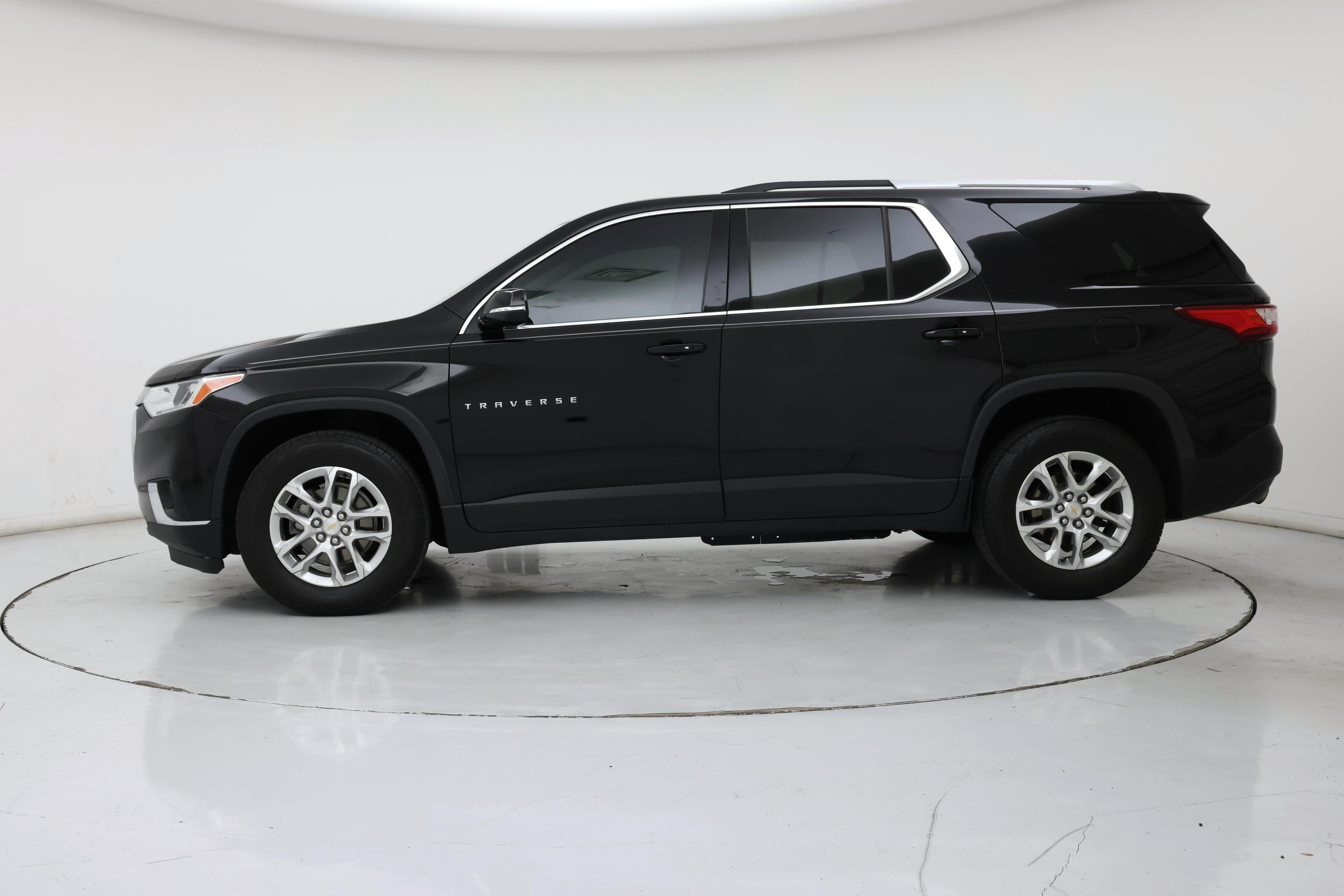 Thumbnail: 2018 Chevrolet Traverse - 3