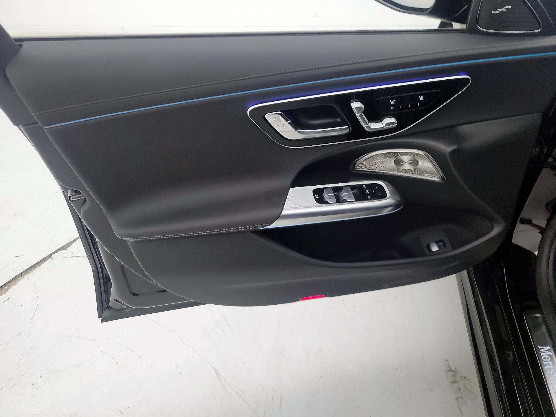 Thumbnail: 2025 Mercedes-Benz E-Class - 12