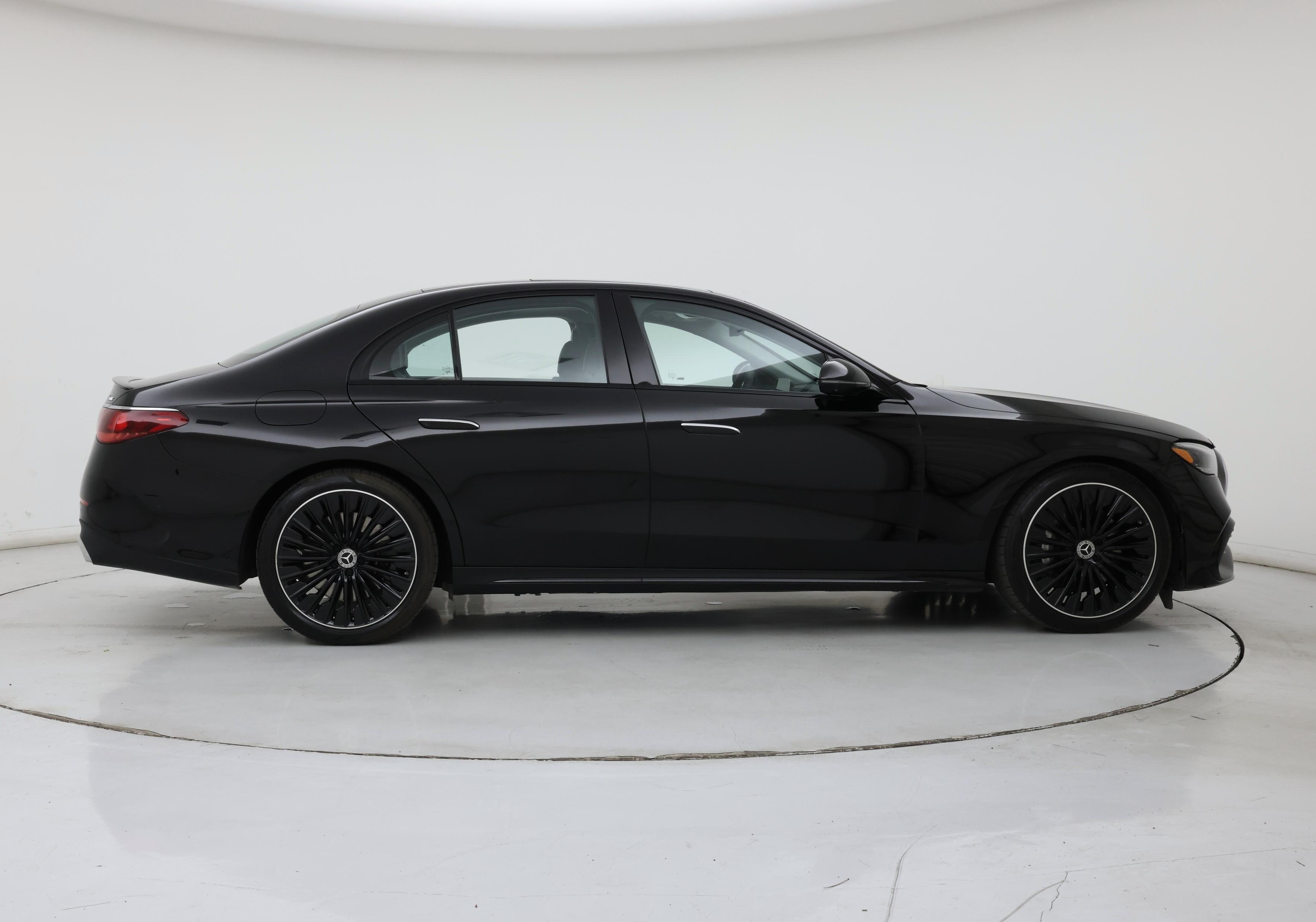 Thumbnail: 2025 Mercedes-Benz E-Class - 7