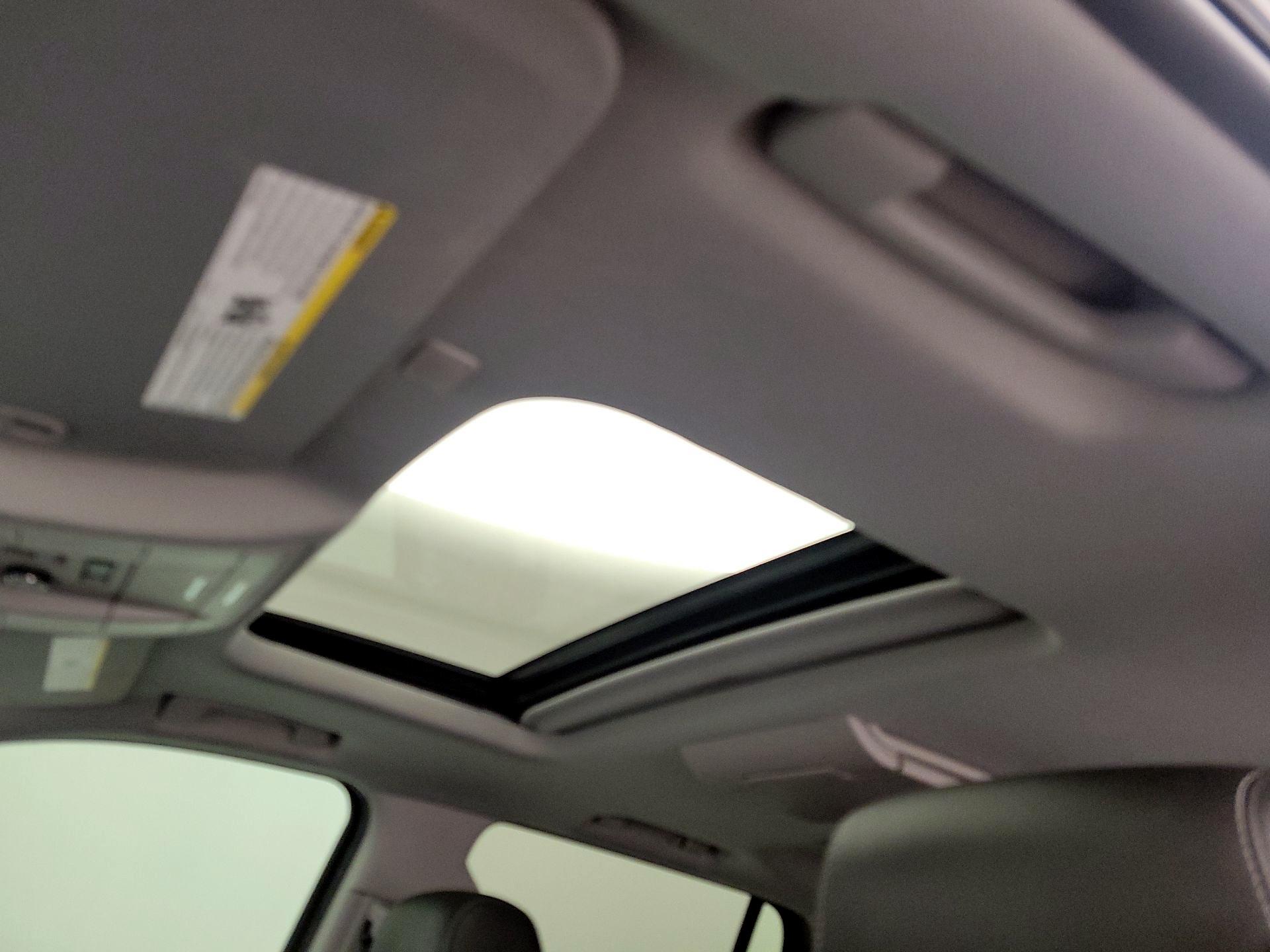 Thumbnail: 2019 Chevrolet Tahoe - 20