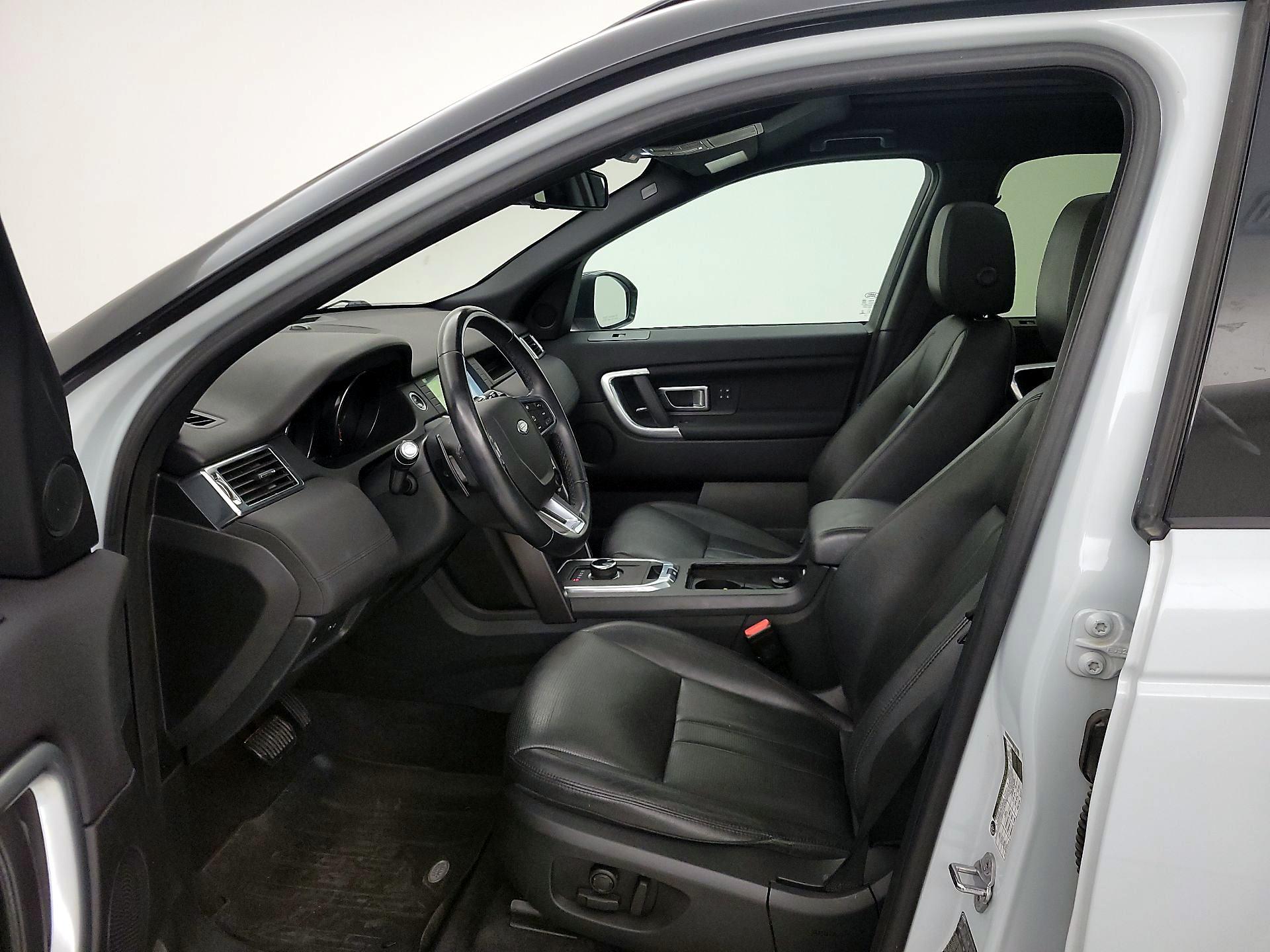 Thumbnail: 2019 Land Rover Discovery Sport - 11