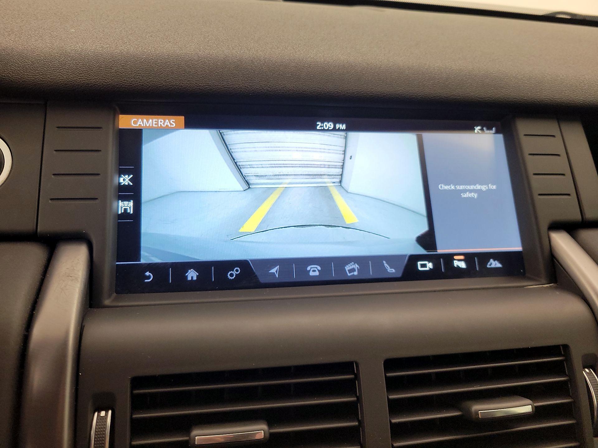 Thumbnail: 2019 Land Rover Discovery Sport - 15