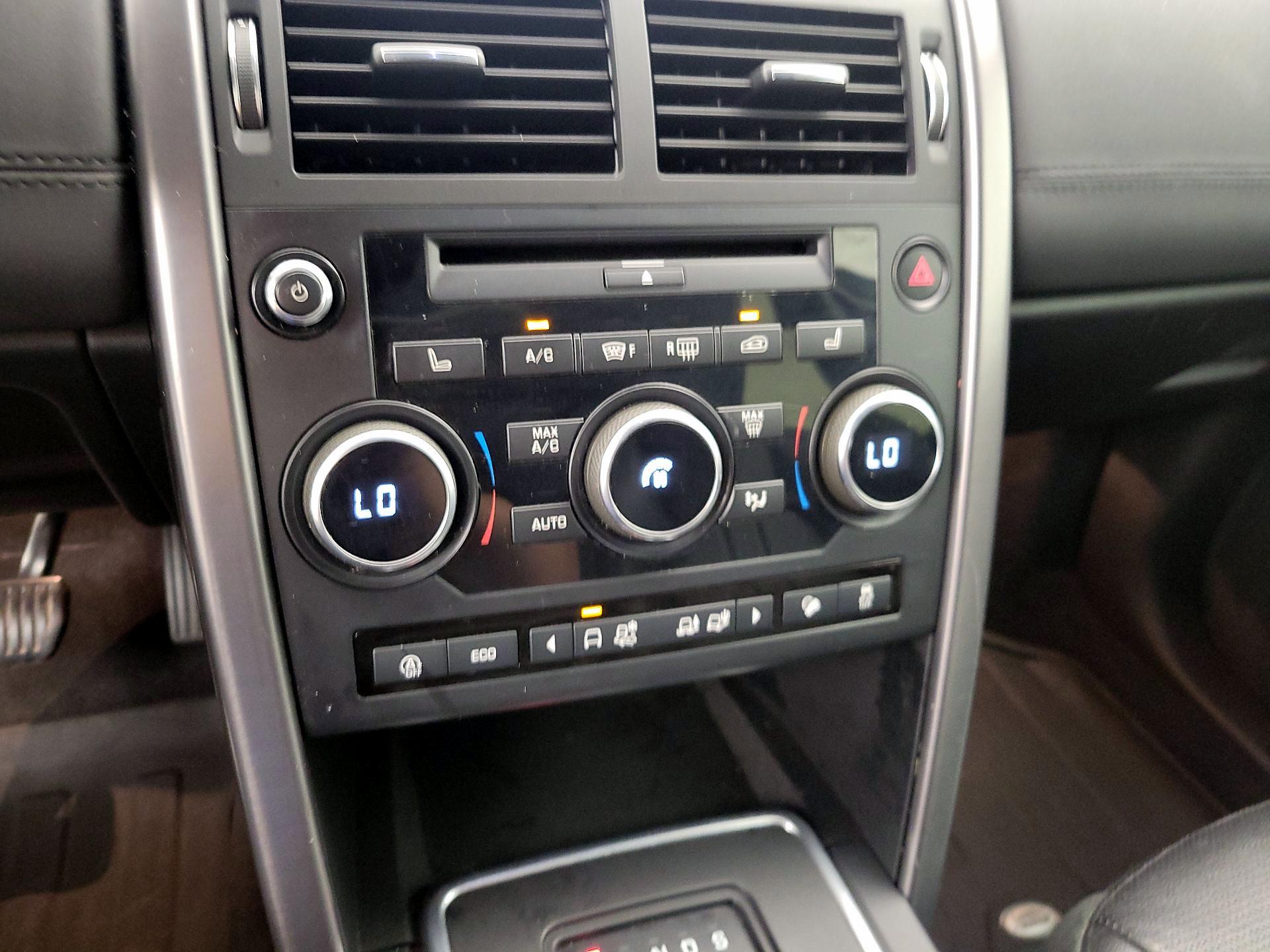 Thumbnail: 2019 Land Rover Discovery Sport - 17