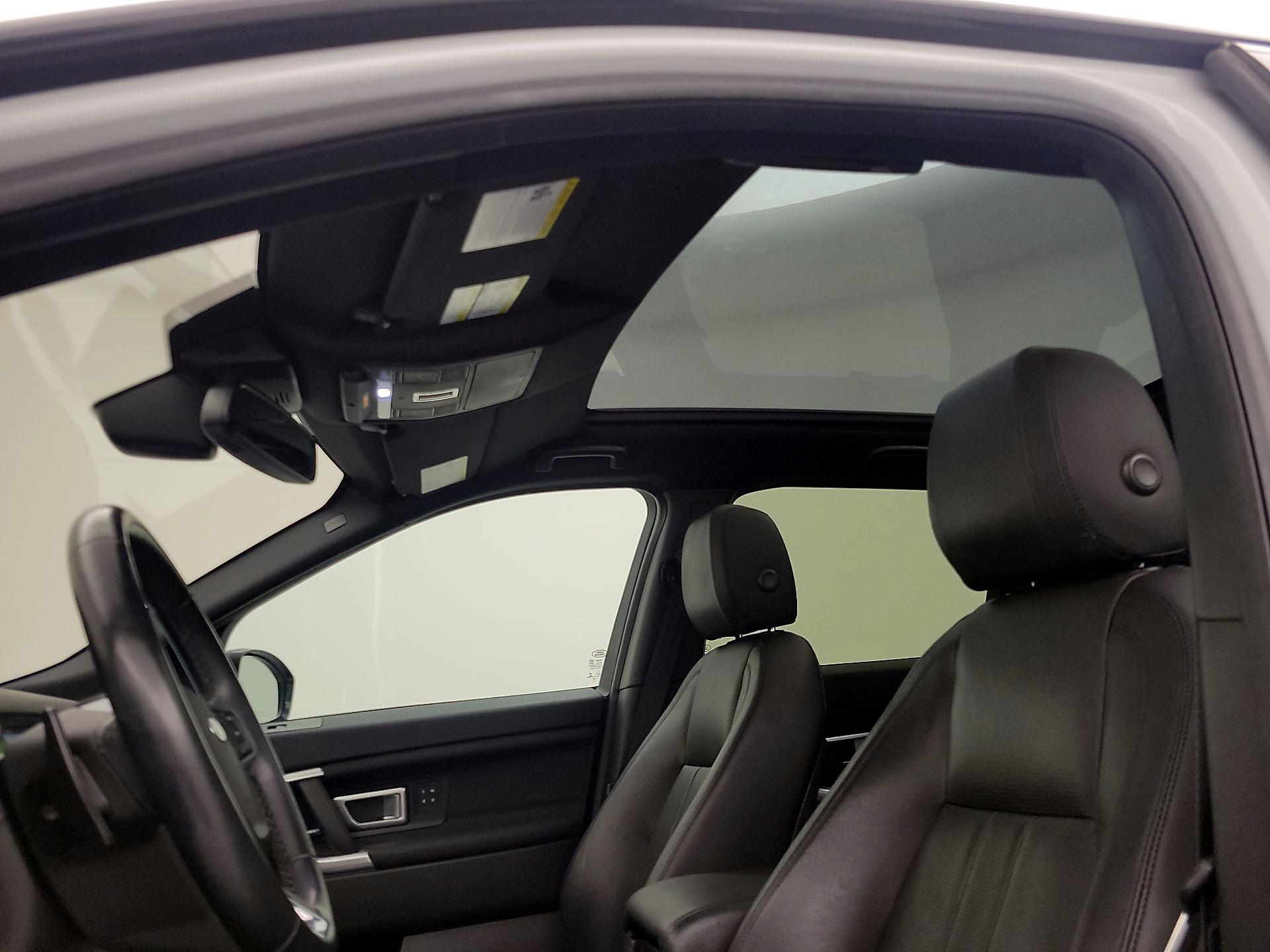 Thumbnail: 2019 Land Rover Discovery Sport - 19