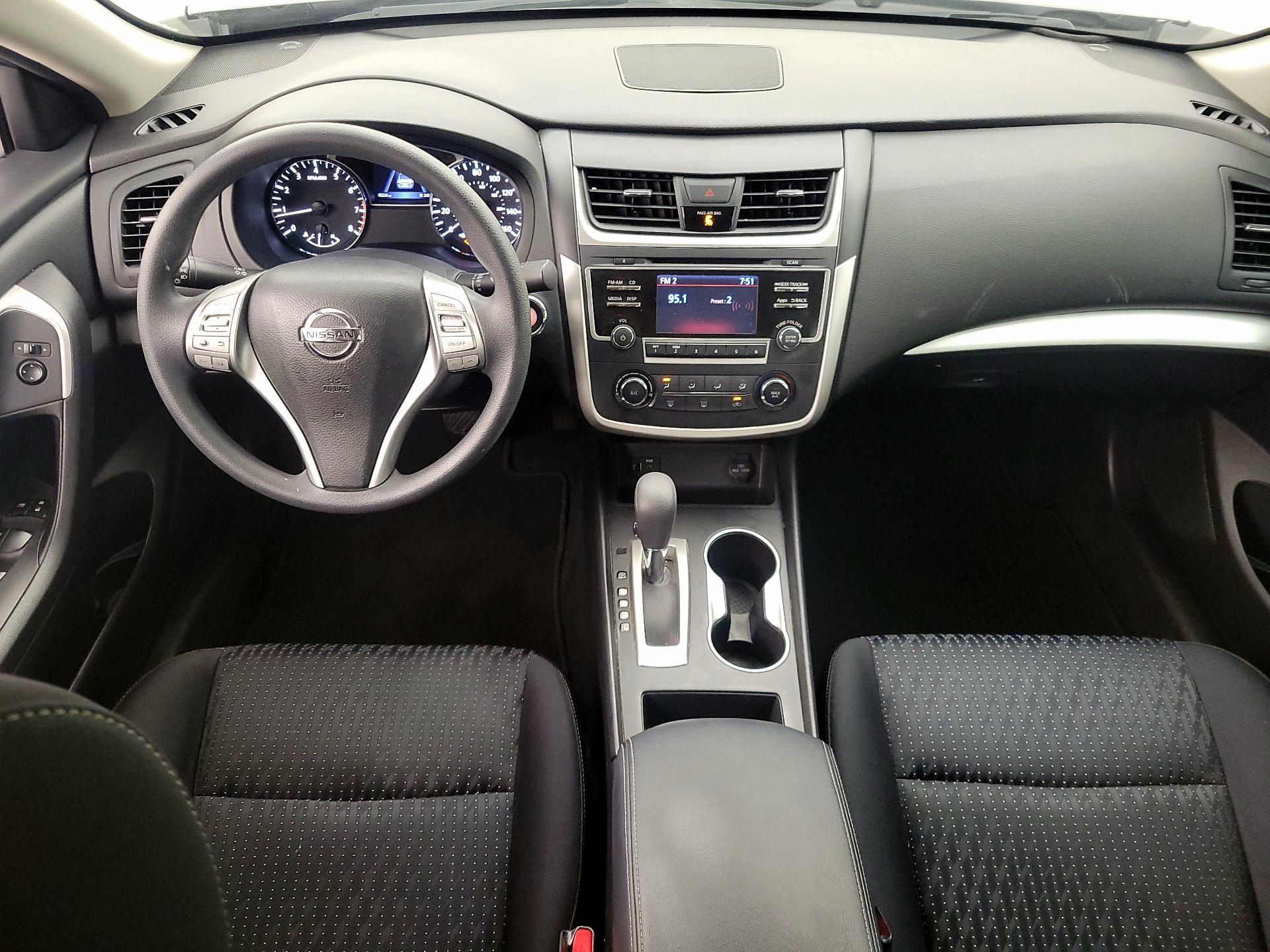 Thumbnail: 2016 Nissan Altima - 9