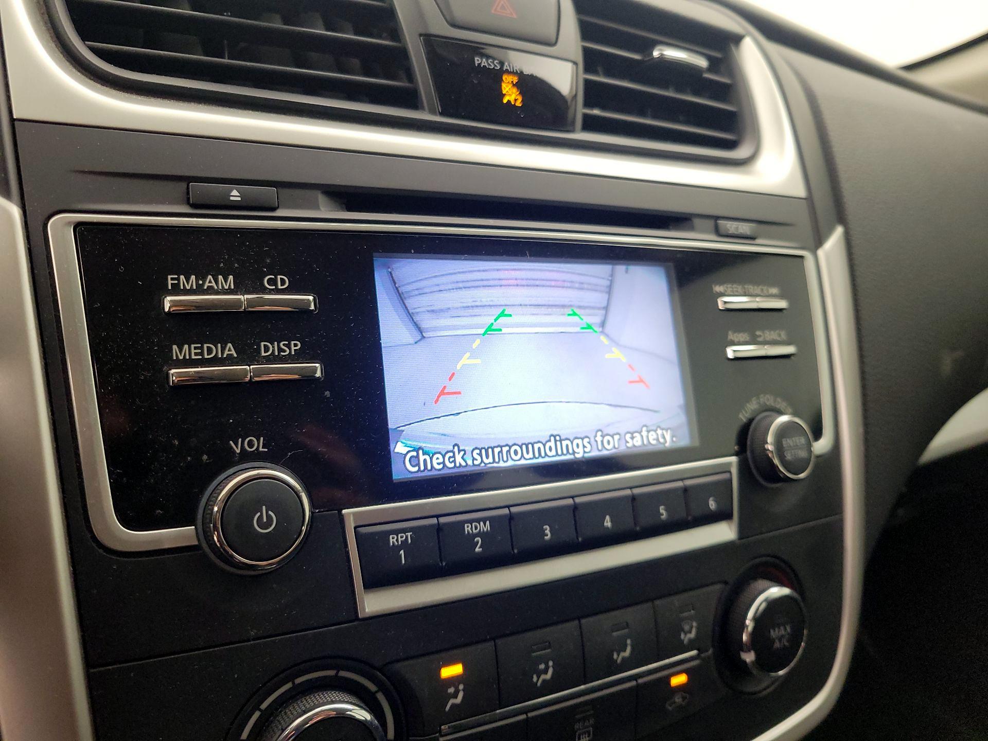 Thumbnail: 2016 Nissan Altima - 14