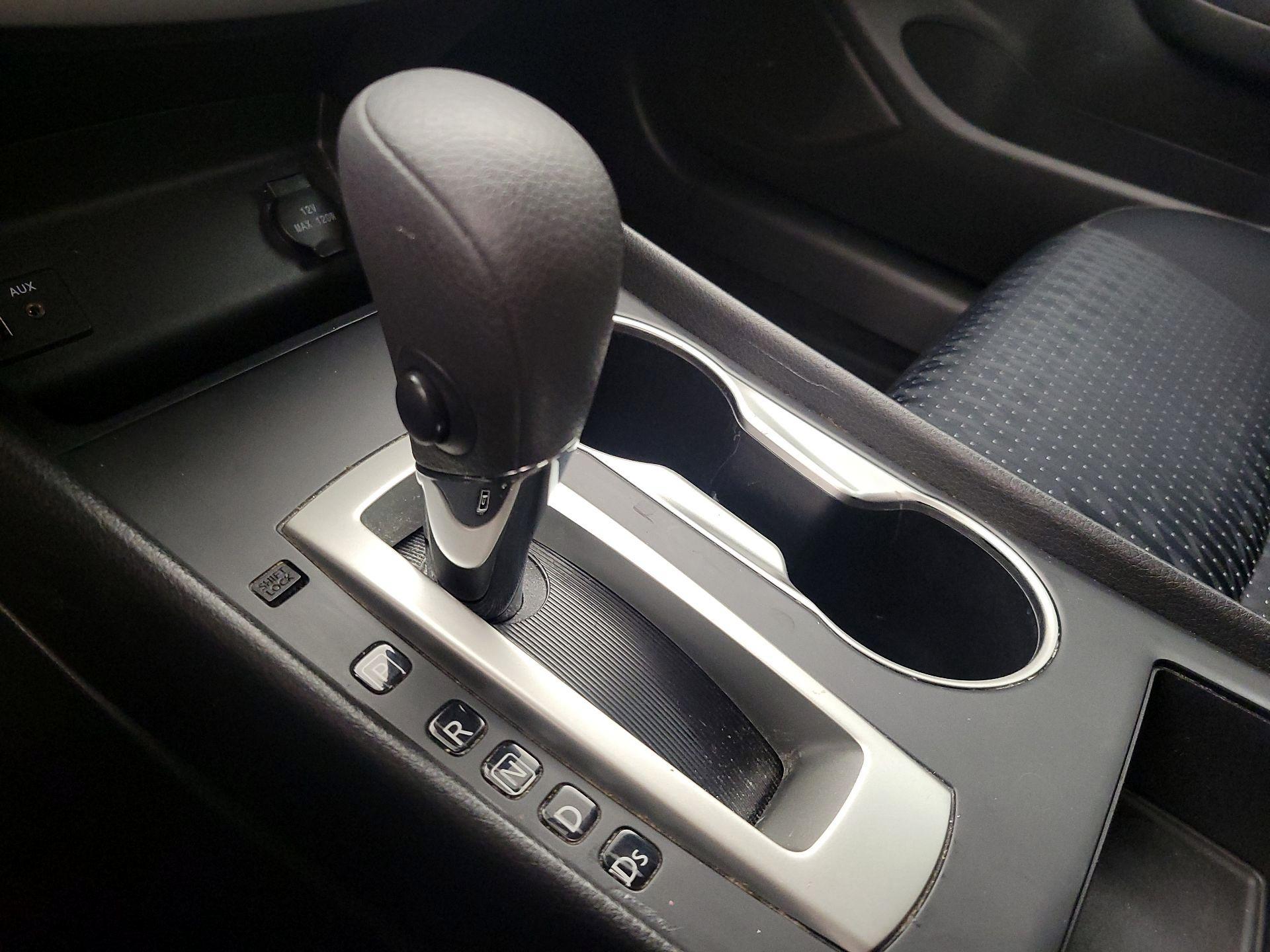 Thumbnail: 2016 Nissan Altima - 17