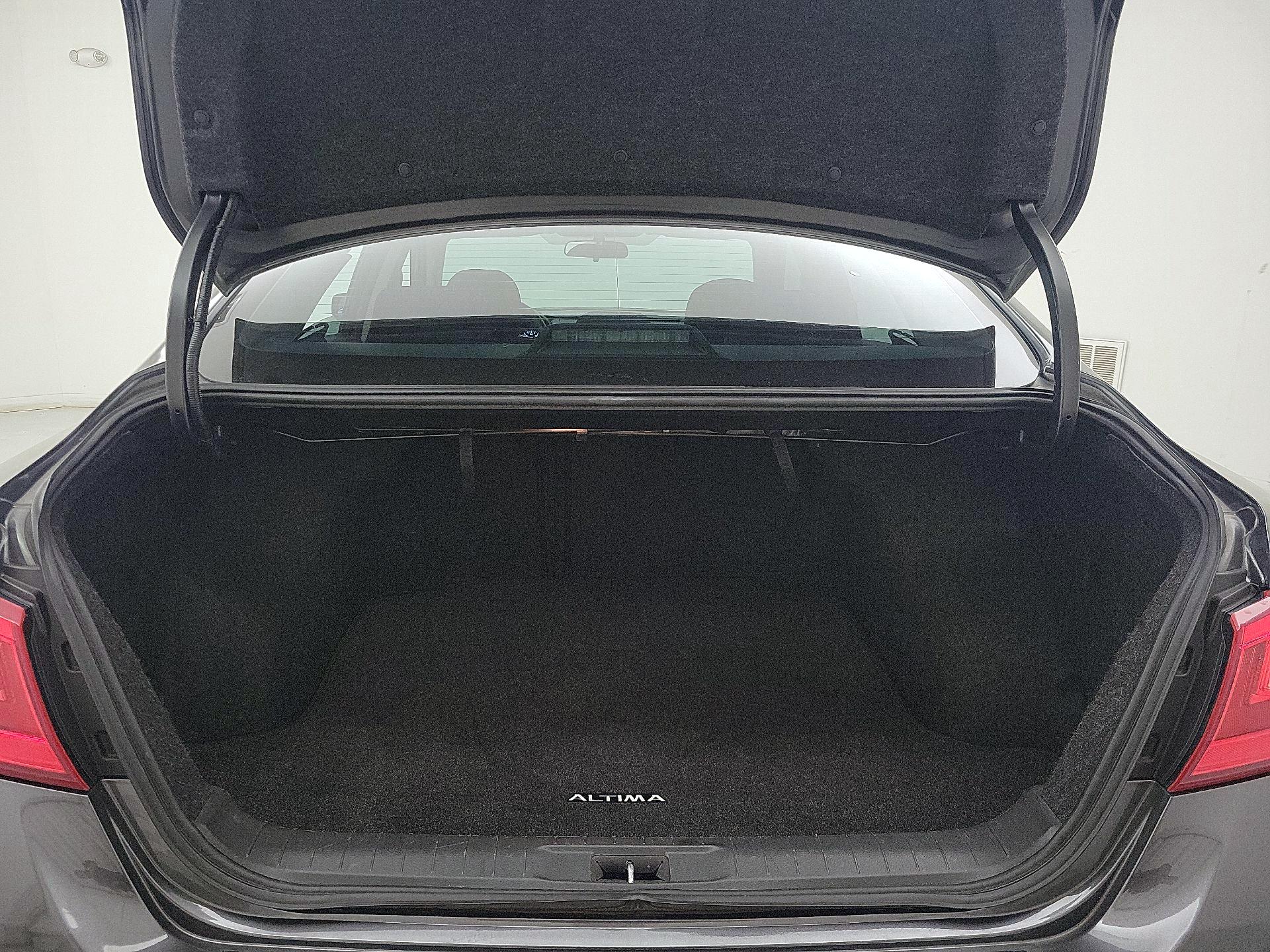 Thumbnail: 2016 Nissan Altima - 20