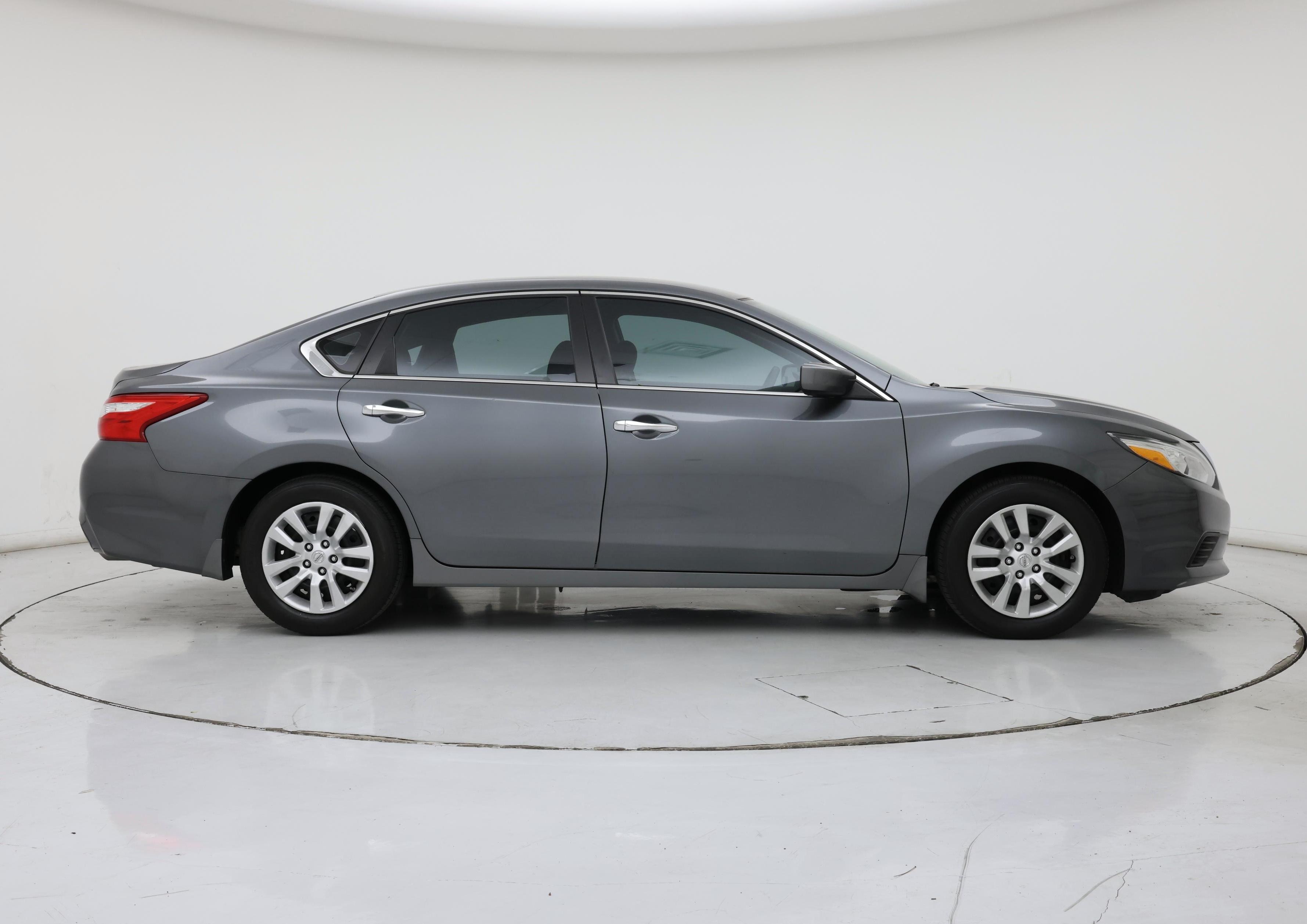 Thumbnail: 2016 Nissan Altima - 7