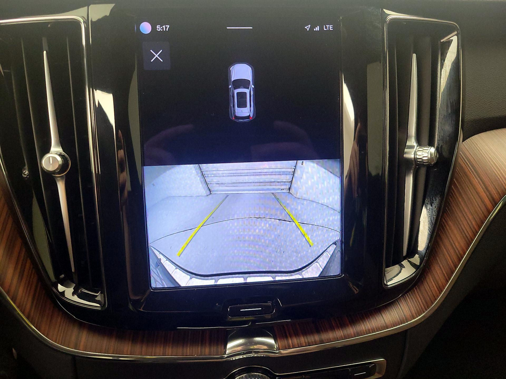 Thumbnail: 2023 Volvo XC60 - 15